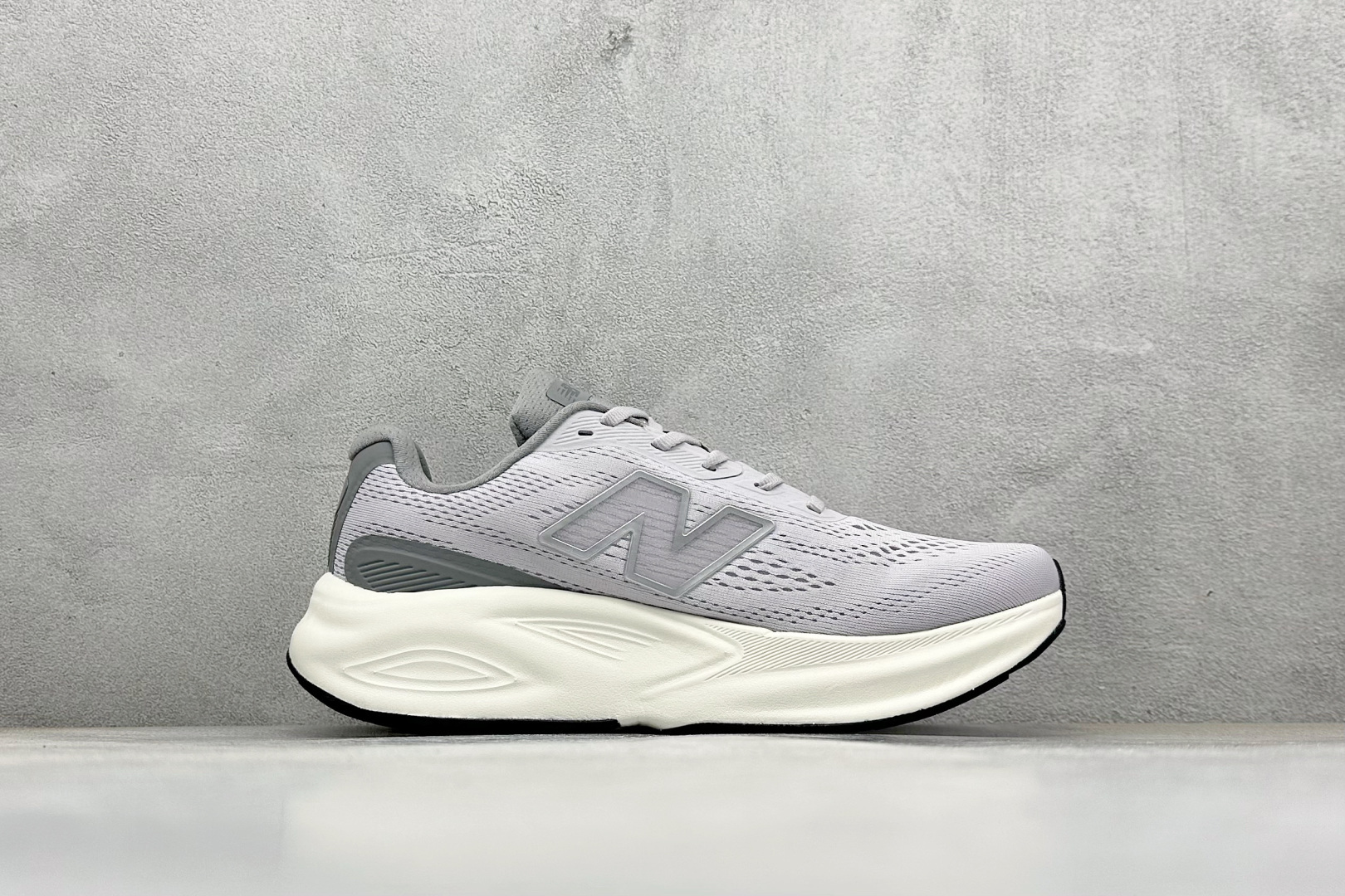 210 New Balance NB Fresh Foam Evoz 68 舒适耐磨低帮跑步鞋 MMOR68D