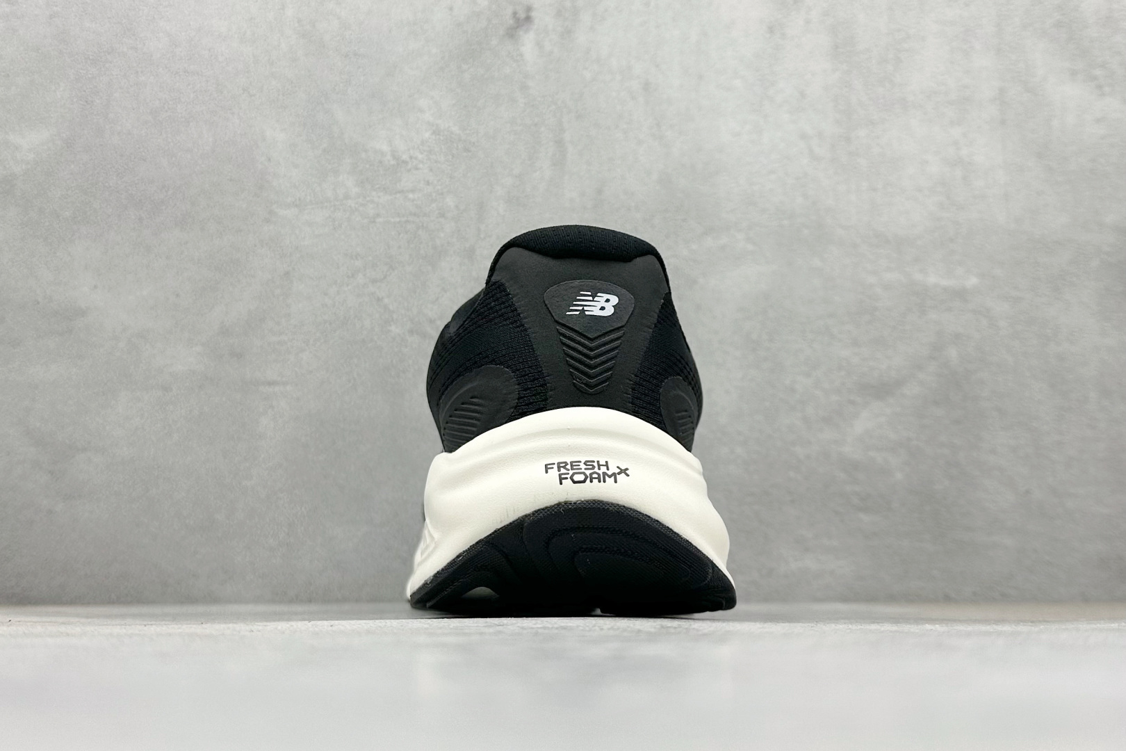 210 New Balance NB Fresh Foam Evoz 68 舒适耐磨低帮跑步鞋 MMOR68A