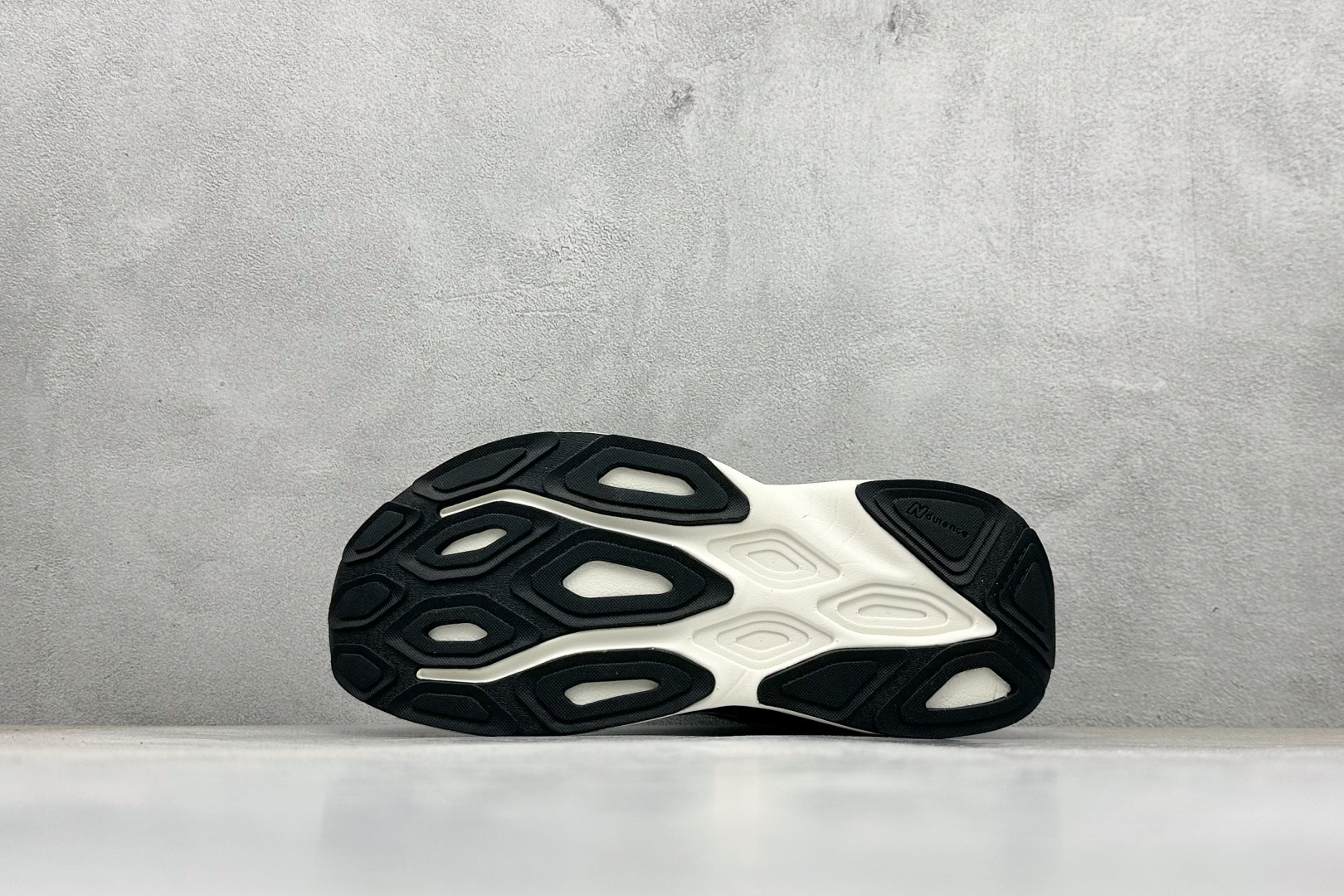 210 New Balance NB Fresh Foam Evoz 68 舒适耐磨低帮跑步鞋 MMOR68A