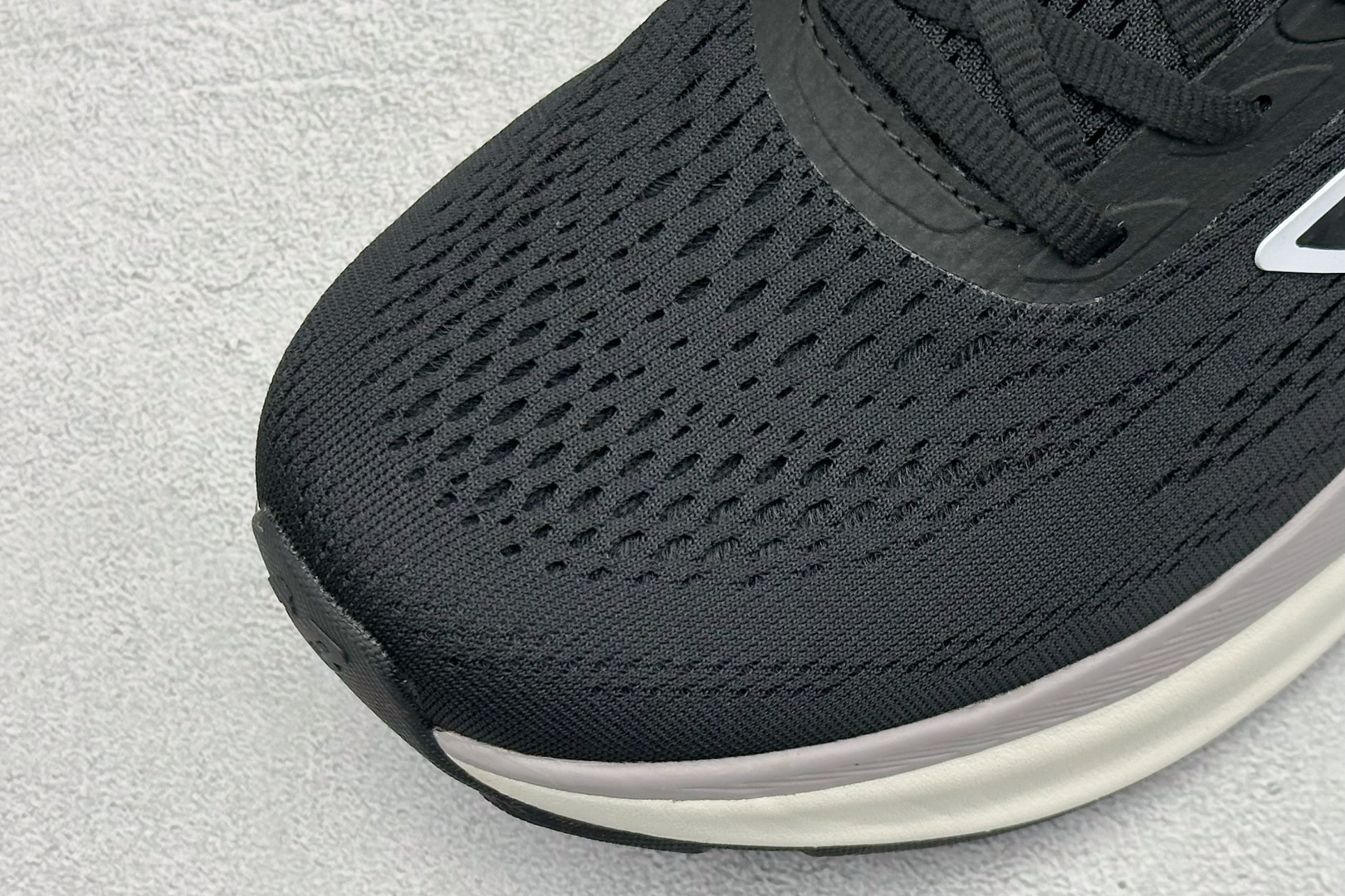 210 New Balance NB Fresh Foam Evoz 68 舒适耐磨低帮跑步鞋 MMOR68A