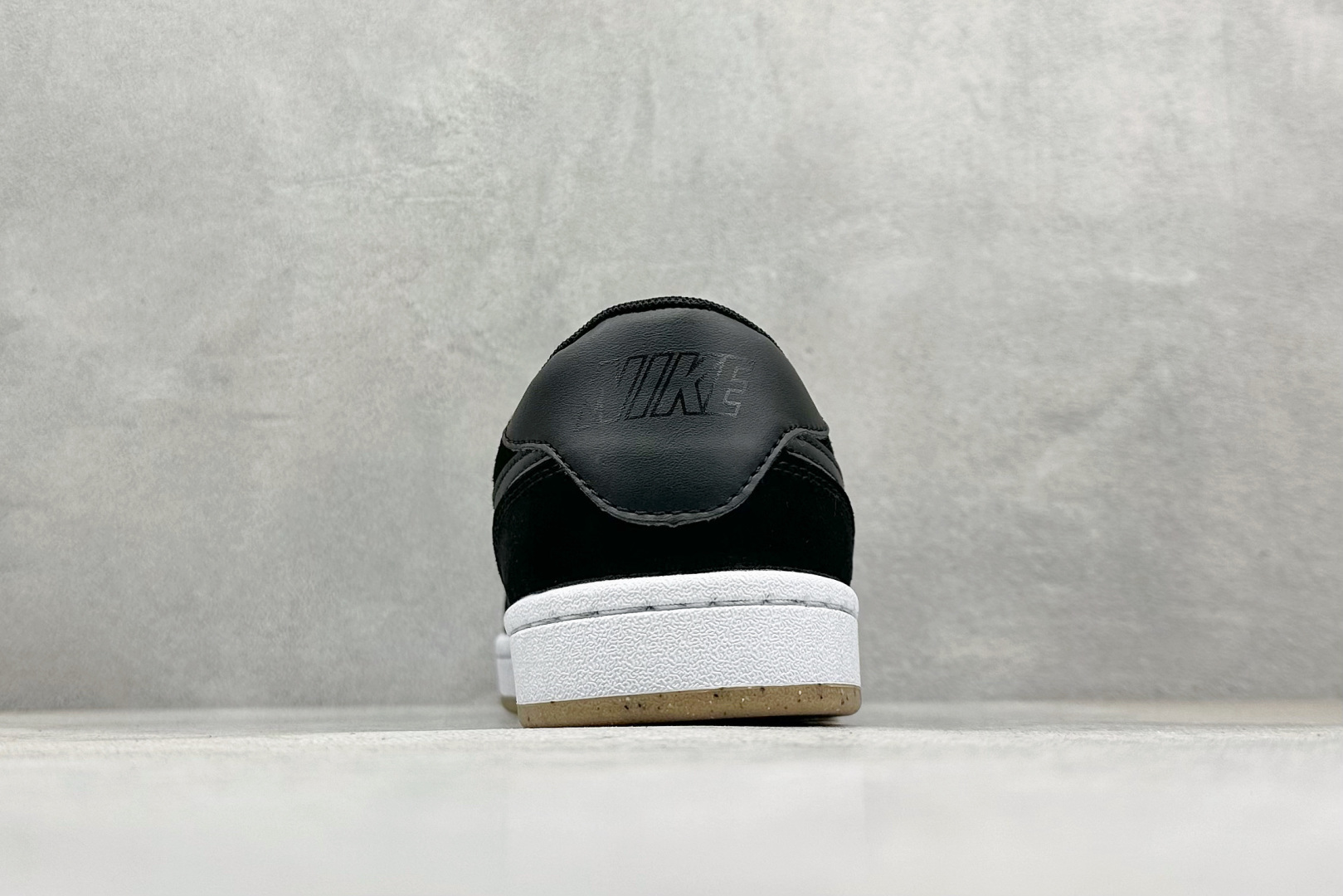 160 Nike SB Classic 防滑耐磨轻便 休闲板鞋 909096-001