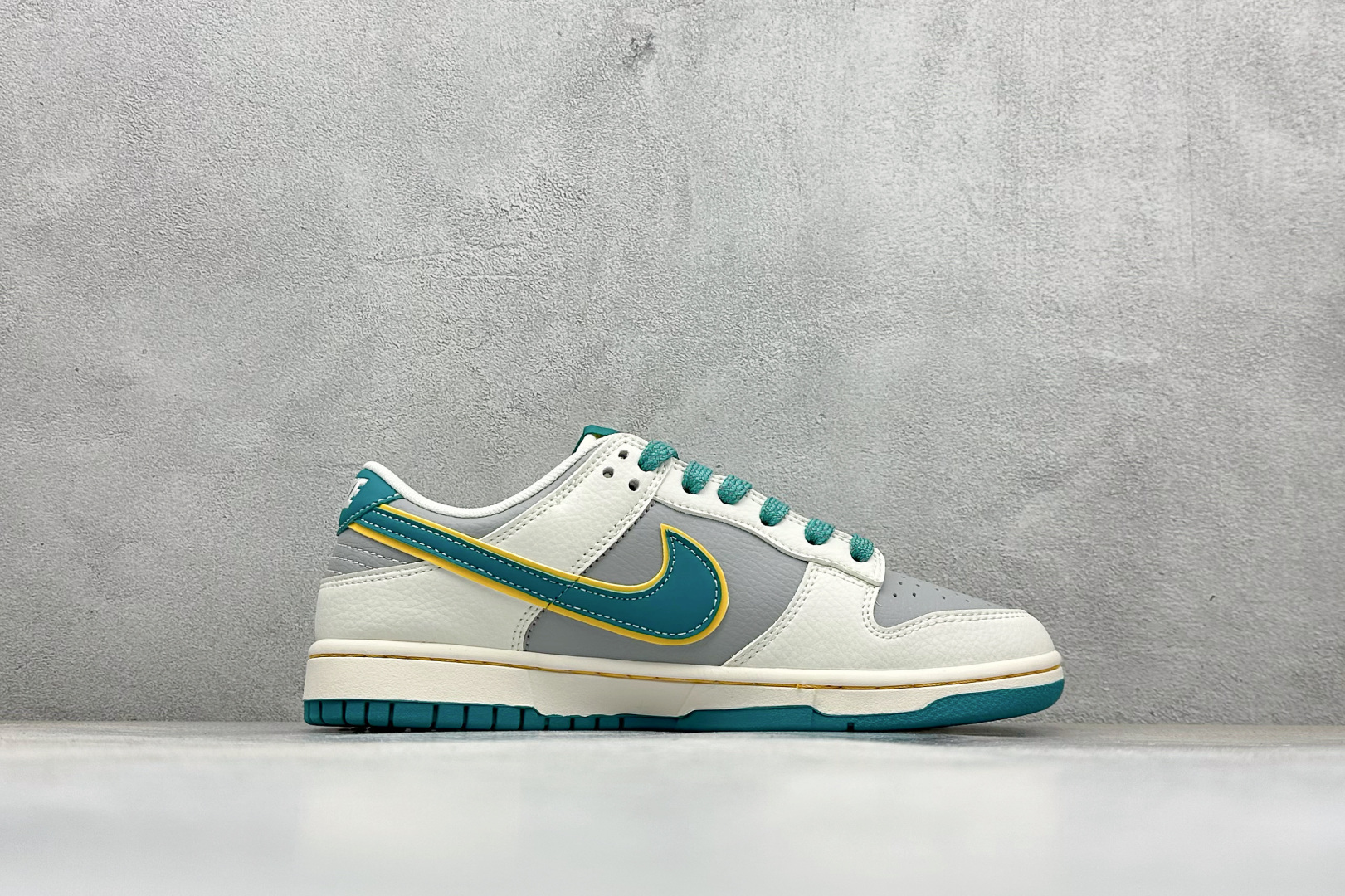 240 Nike SB Dunk Low Retro LV联名 周年高端定制 低帮休闲板鞋 ZY1618-005