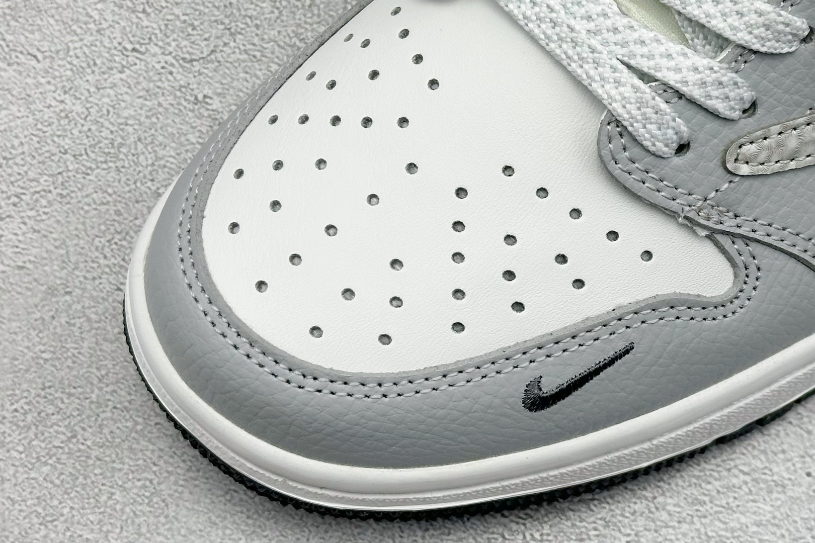 XC版Travis Scott x Fragment Design x Air Jordan 1 Low SP AJ1 乔1斯图西联名 浅灰印花 低帮文化休闲板鞋 DZ5899-026