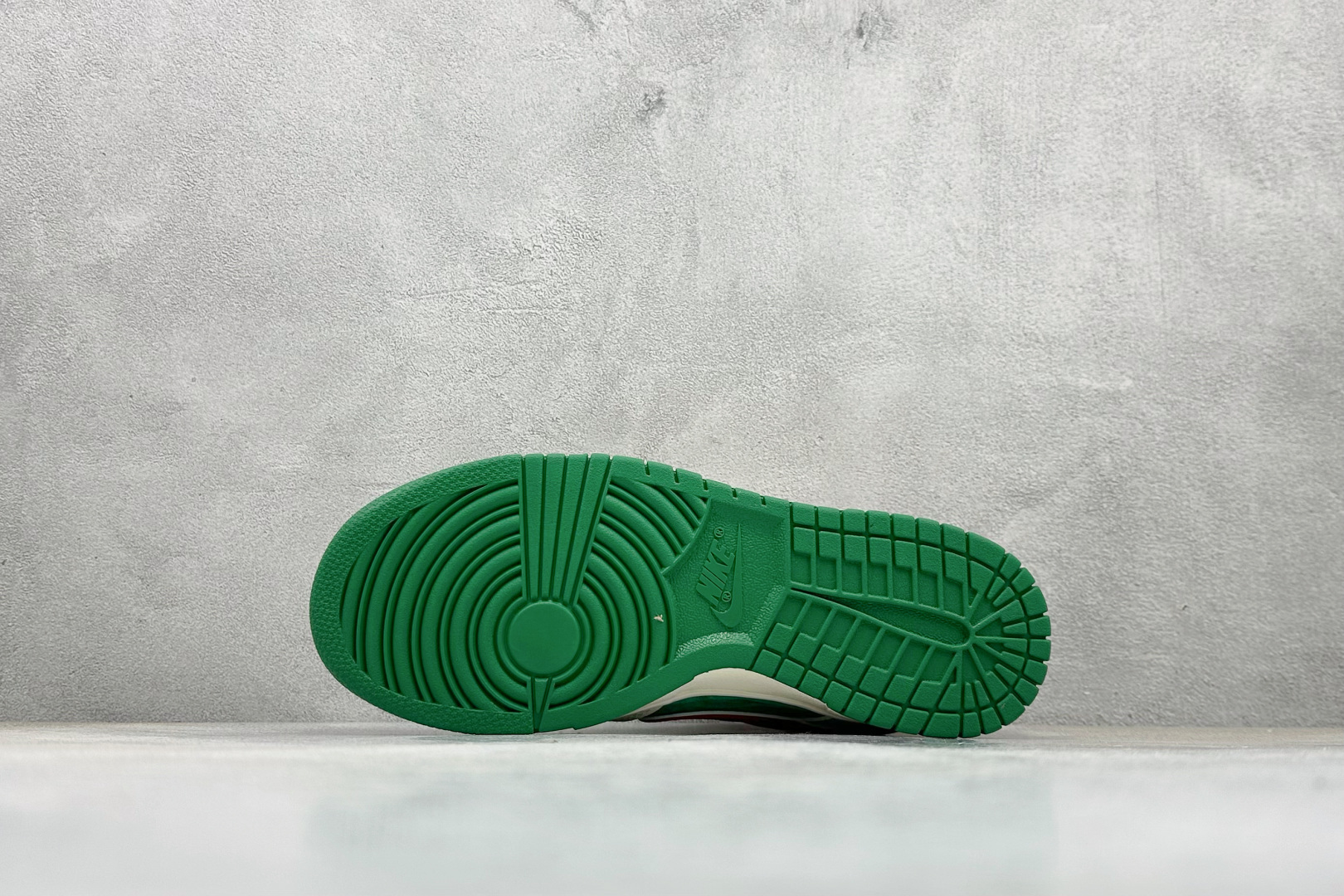 280 XC版Nike SB Dunk Low“北面联名——米绿红勾” 周年高端定制 低帮休闲板鞋 DG1988-011