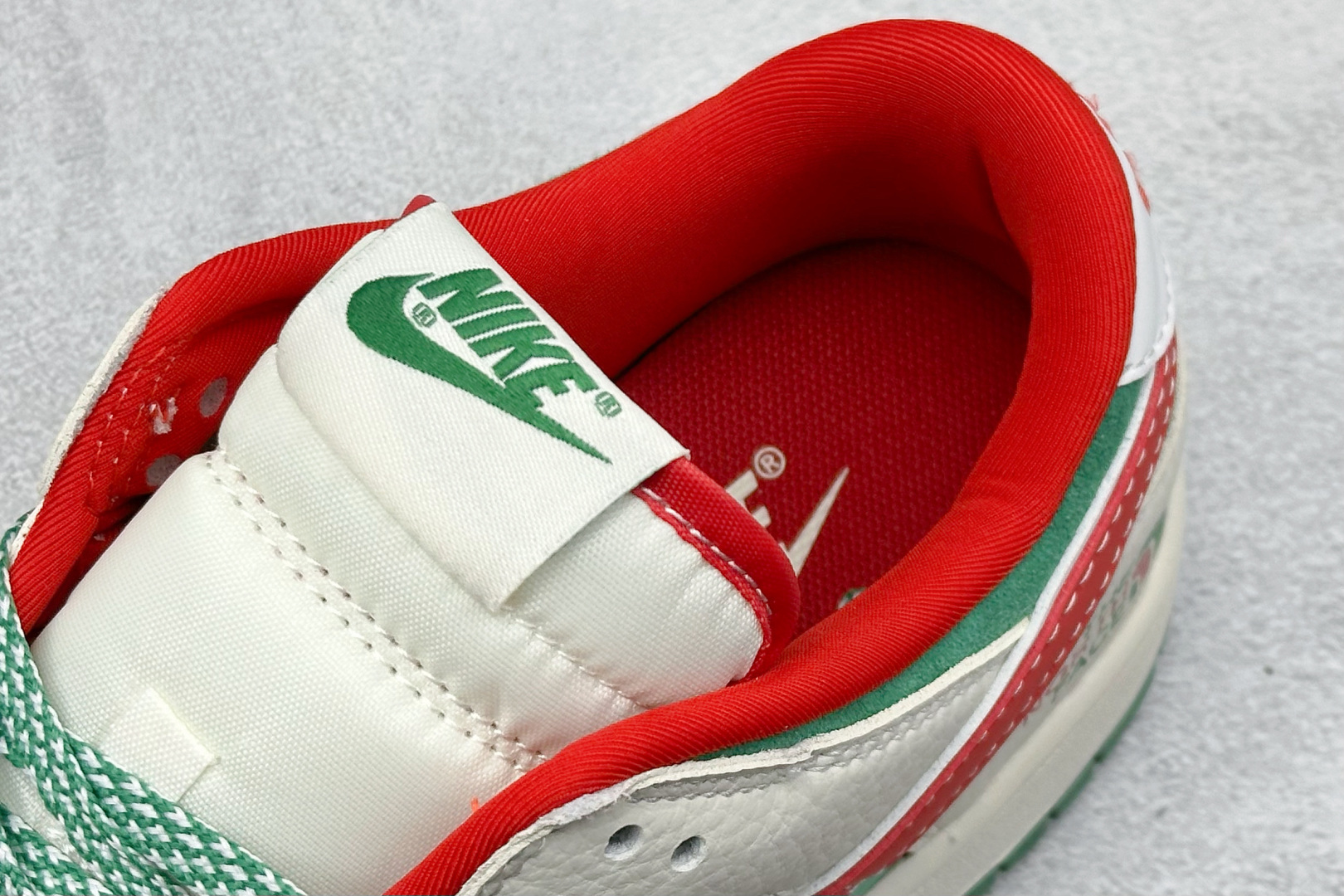 280 XC版Nike SB Dunk Low“北面联名——米绿红勾” 周年高端定制 低帮休闲板鞋 DG1988-011