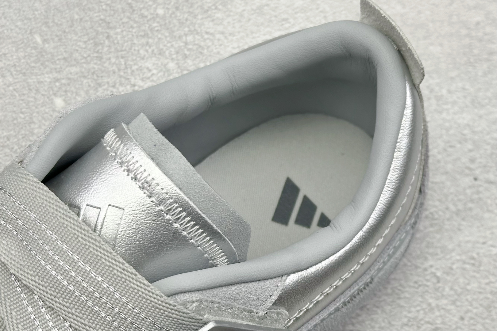 190 Adidas Urban Reverie 阿迪舒适时尚魔术贴防滑耐磨生活休闲鞋 JQ9392