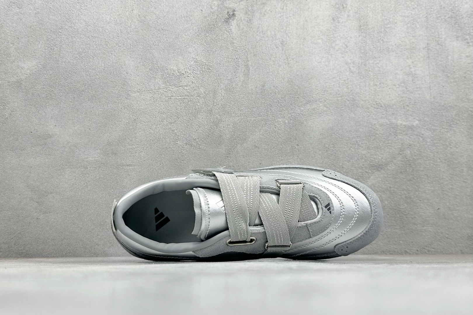 190 Adidas Urban Reverie 阿迪舒适时尚魔术贴防滑耐磨生活休闲鞋 JQ9392