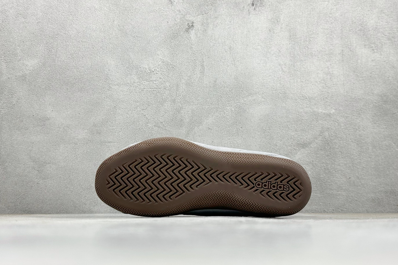 190 Adidas Urban Reverie 阿迪舒适时尚魔术贴防滑耐磨生活休闲鞋 JQ9392