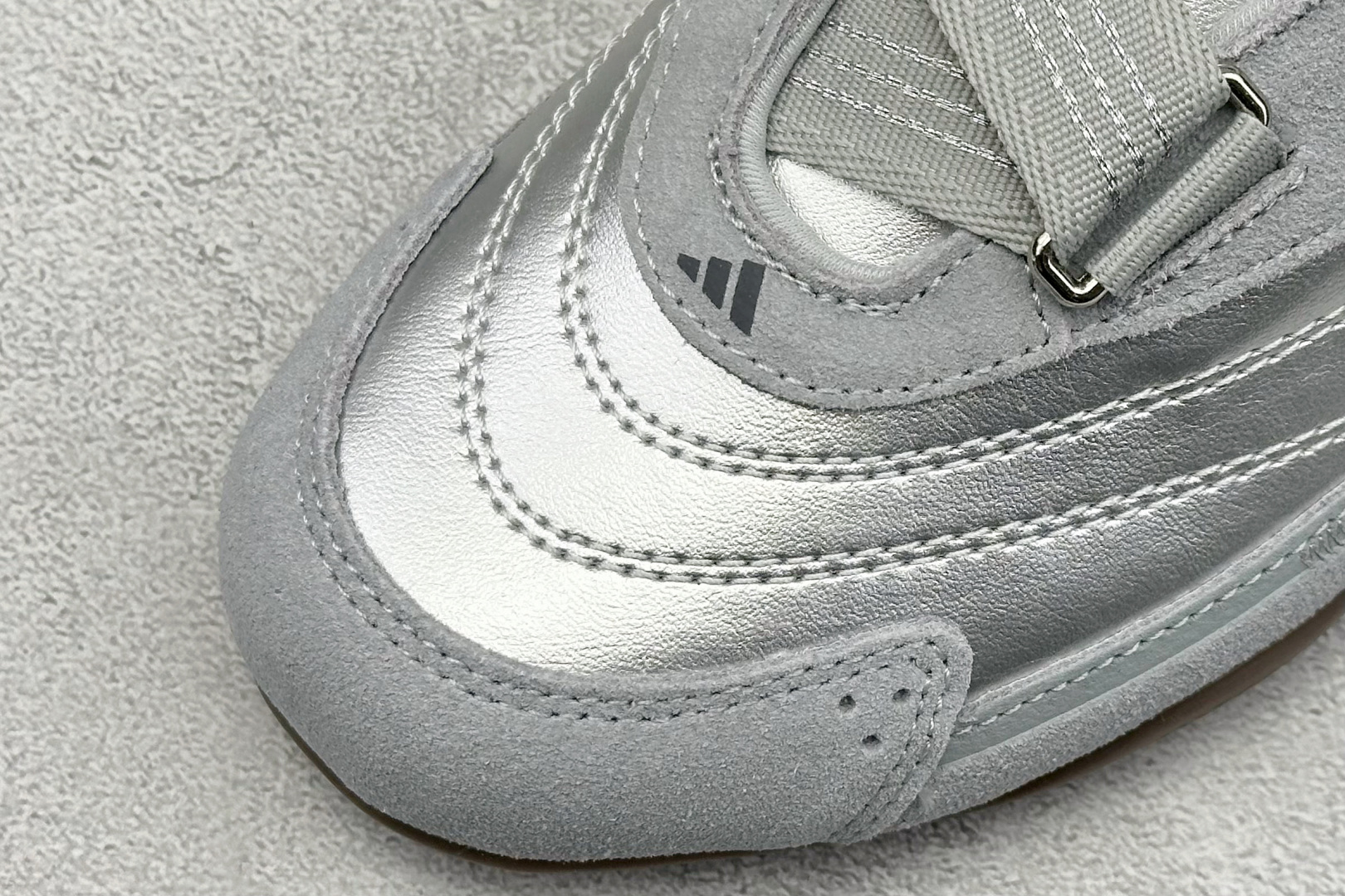 190 Adidas Urban Reverie 阿迪舒适时尚魔术贴防滑耐磨生活休闲鞋 JQ9392