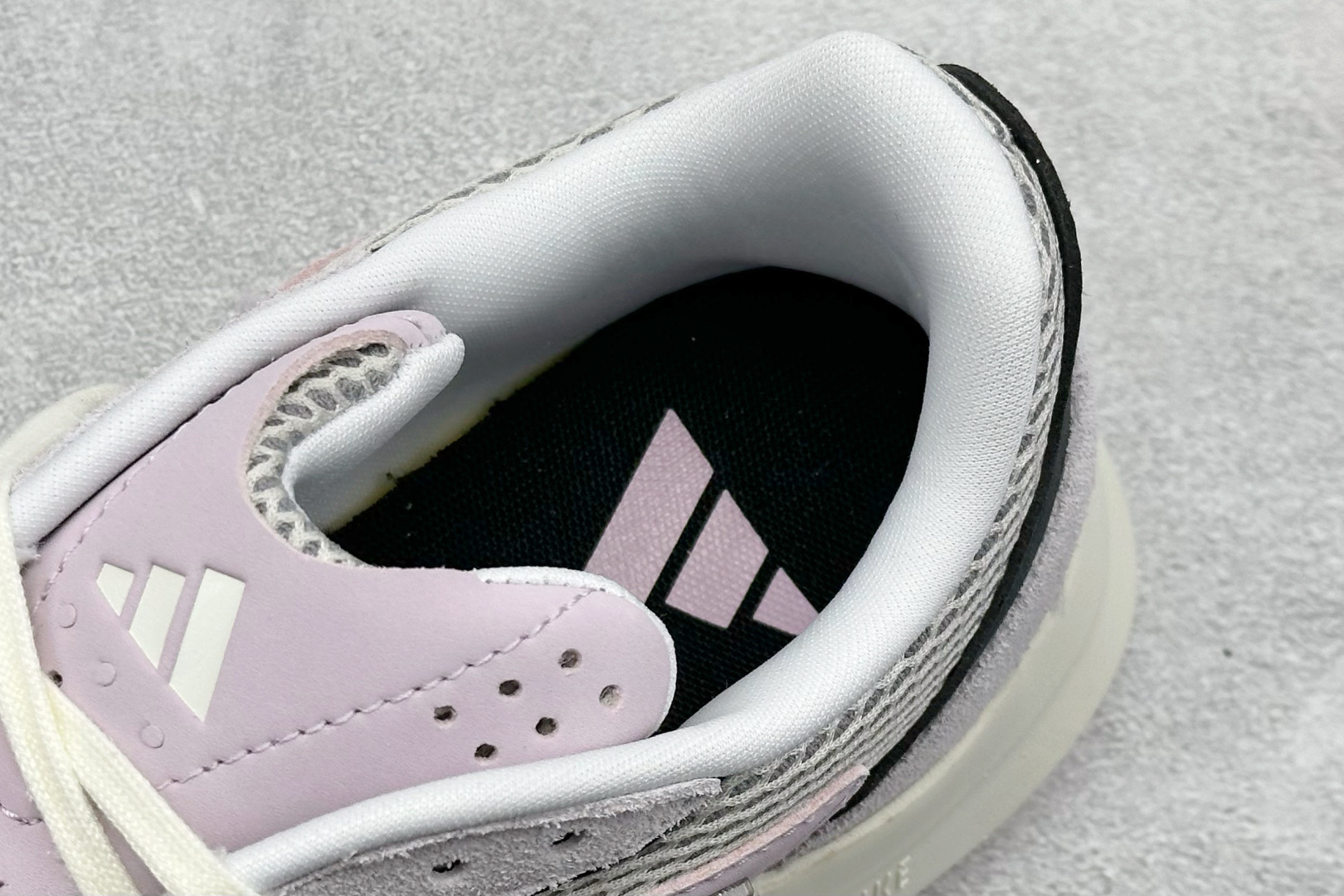 RS版 AD Lightblaze 舒适耐磨减震专业跑步鞋 冲向目标，一路向前，不断挑战和突破自我无论是