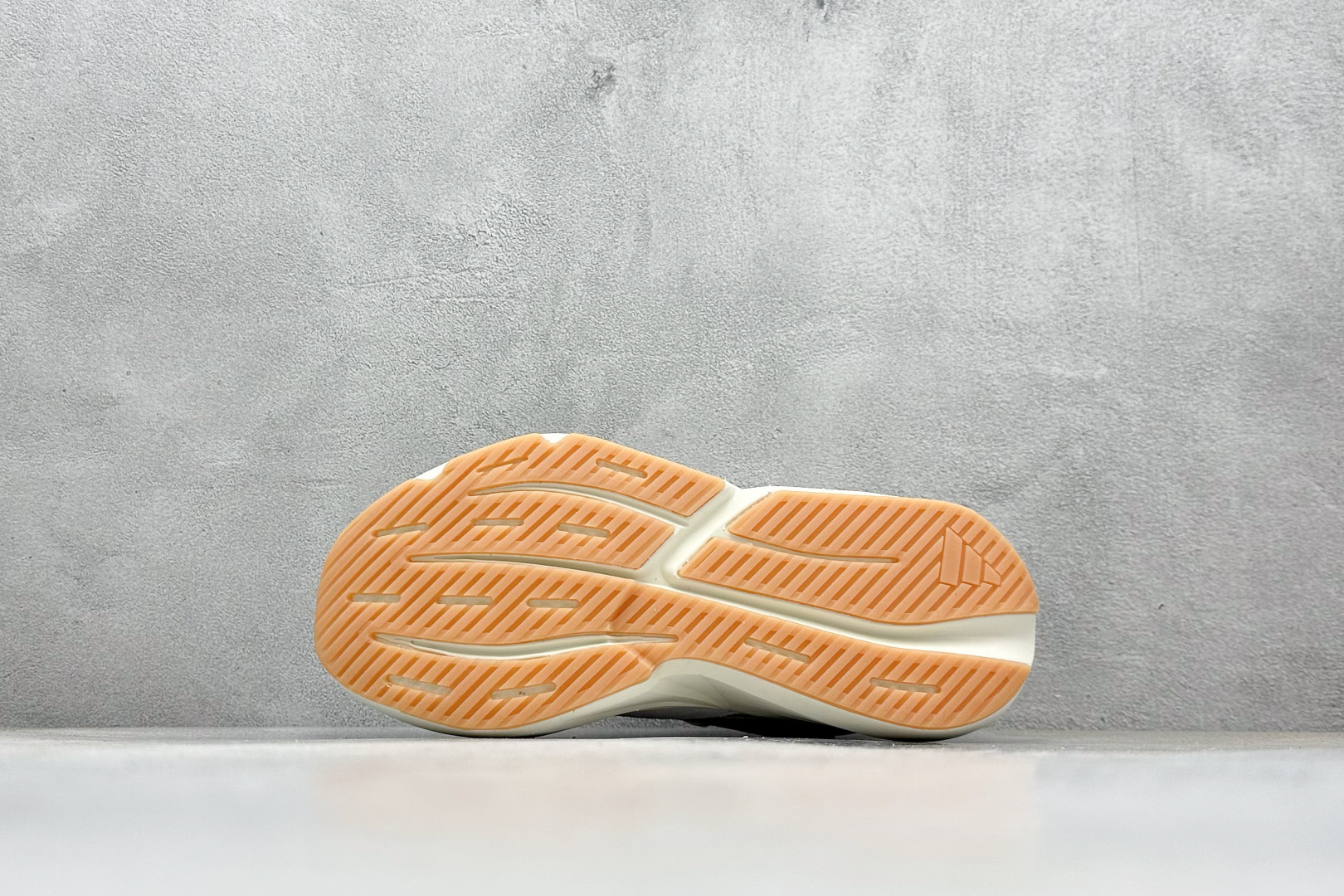 RS版 AD Lightblaze 舒适耐磨减震专业跑步鞋 冲向目标，一路向前，不断挑战和突破自我无论是