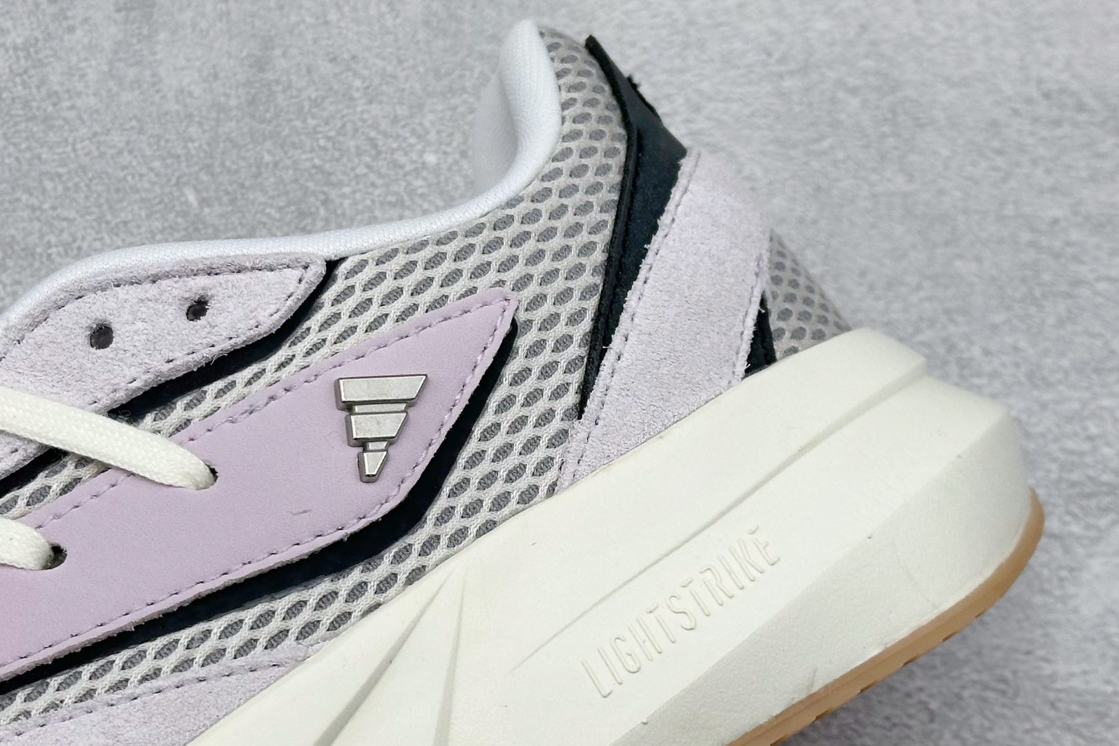 RS版 AD Lightblaze 舒适耐磨减震专业跑步鞋 冲向目标，一路向前，不断挑战和突破自我无论是