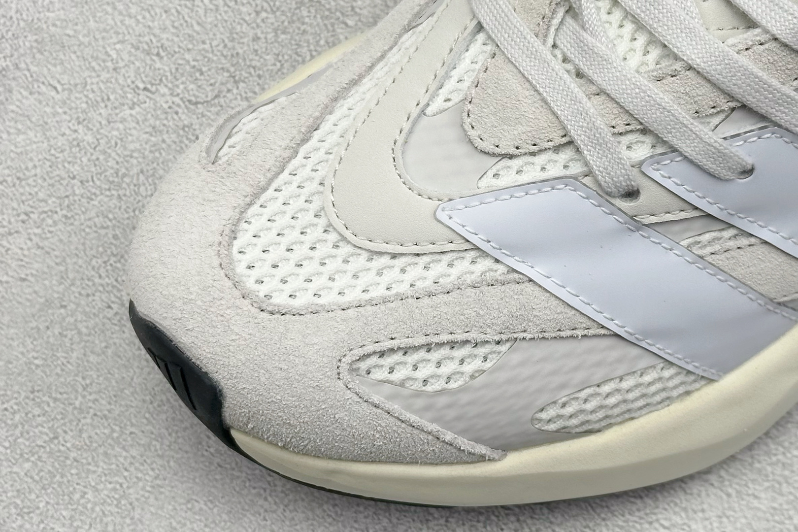 RS版 AD Lightblaze 舒适耐磨减震专业跑步鞋 冲向目标，一路向前，不断挑战和突破自我无论是