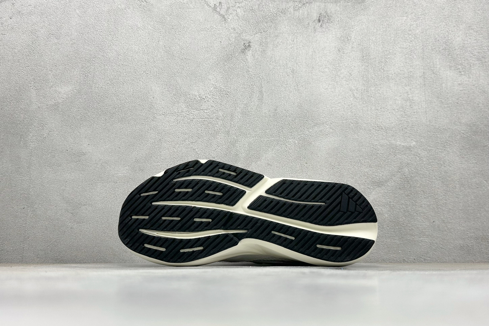 RS版 AD Lightblaze 舒适耐磨减震专业跑步鞋 冲向目标，一路向前，不断挑战和突破自我无论是