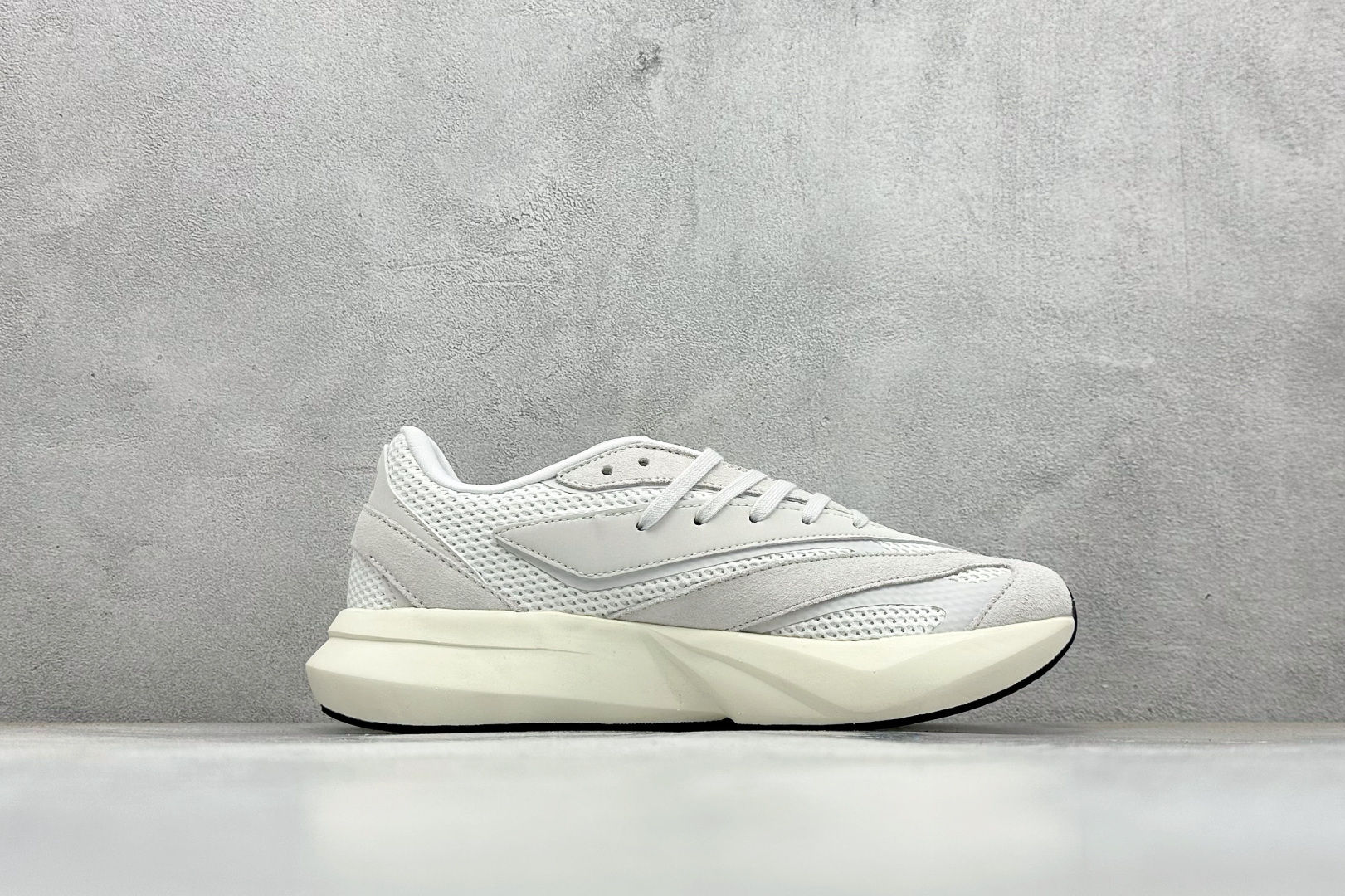 RS版 AD Lightblaze 舒适耐磨减震专业跑步鞋 冲向目标，一路向前，不断挑战和突破自我无论是