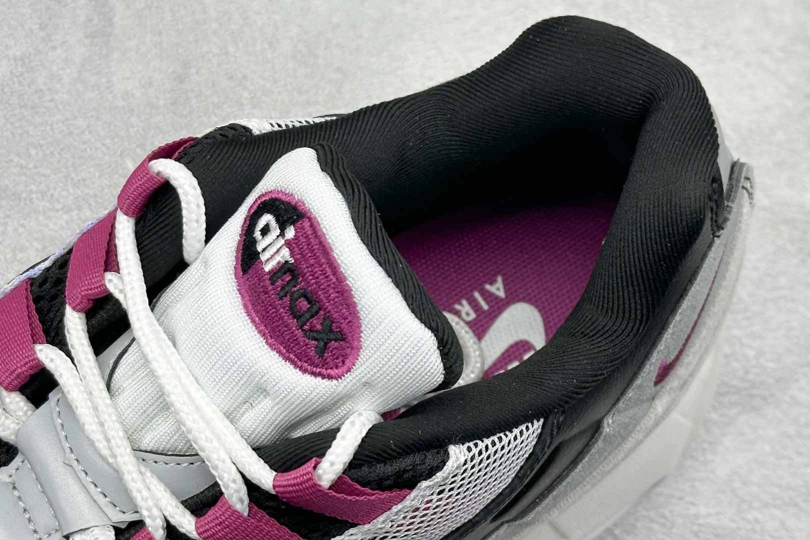 200 Nike Air Max 95 复古减震气垫跑鞋 HF7545-100