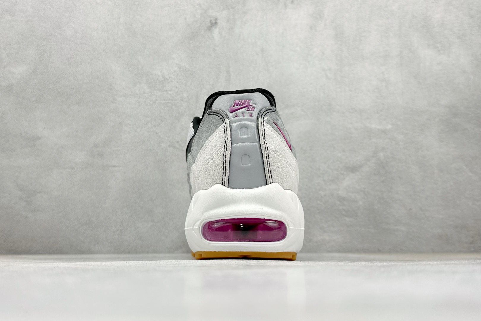 200 Nike Air Max 95 复古减震气垫跑鞋 HF7545-100