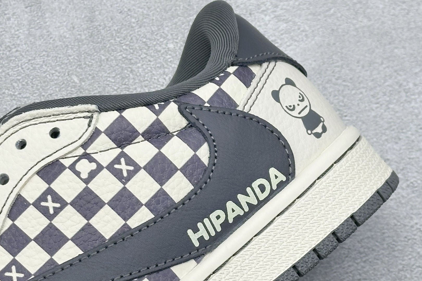 280 Travis Scott x Fragment Design x Jordan Air Jordan 1 Low SP “暴力熊联名------白灰方格” 高端定制 倒钩三方联名低帮篮球鞋 XD1979-001