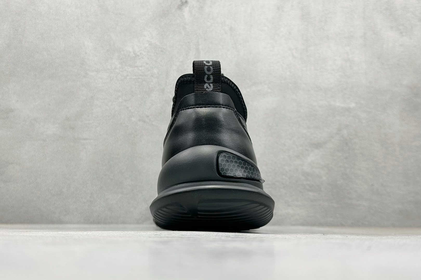 300 Ecco/爱步 柔酷零点系列 经典时尚百搭舒适德训休闲板鞋 516108-01001