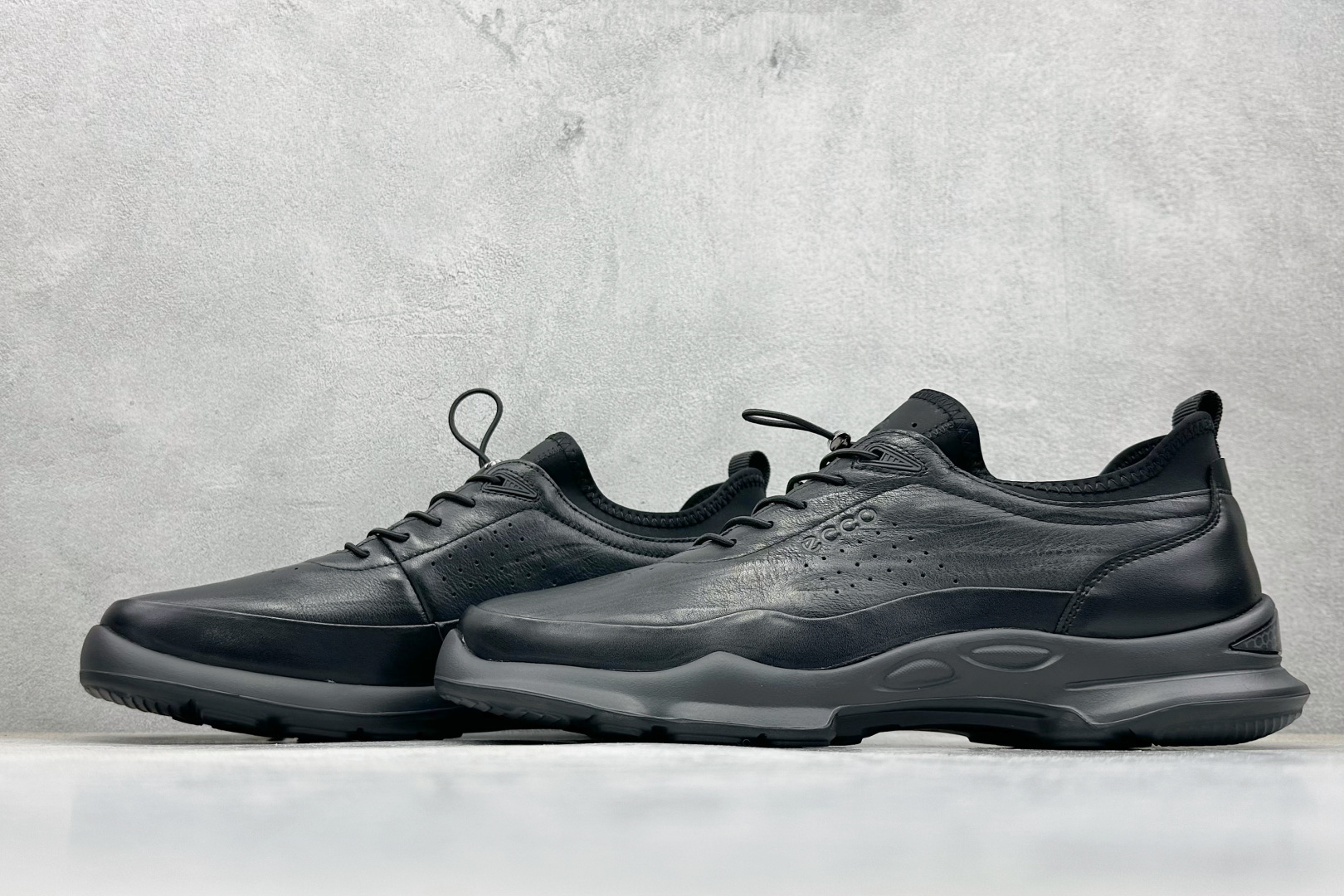 300 Ecco/爱步 柔酷零点系列 经典时尚百搭舒适德训休闲板鞋 516108-01001