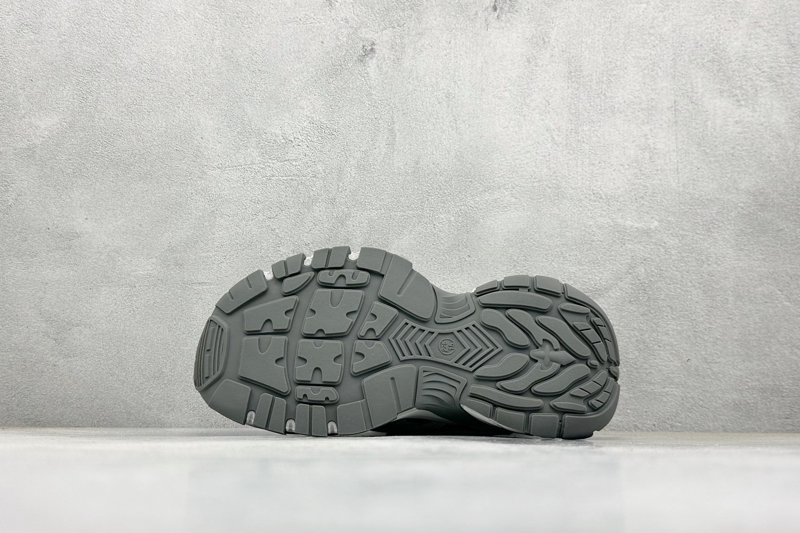 220 新晋潮流鞋靴品牌GGCC秋冬新款 张艺凡同款 GG-CC 2025 极客星球 8cm厚底增高 复古百搭捆绑 老爹鞋 G25X8617