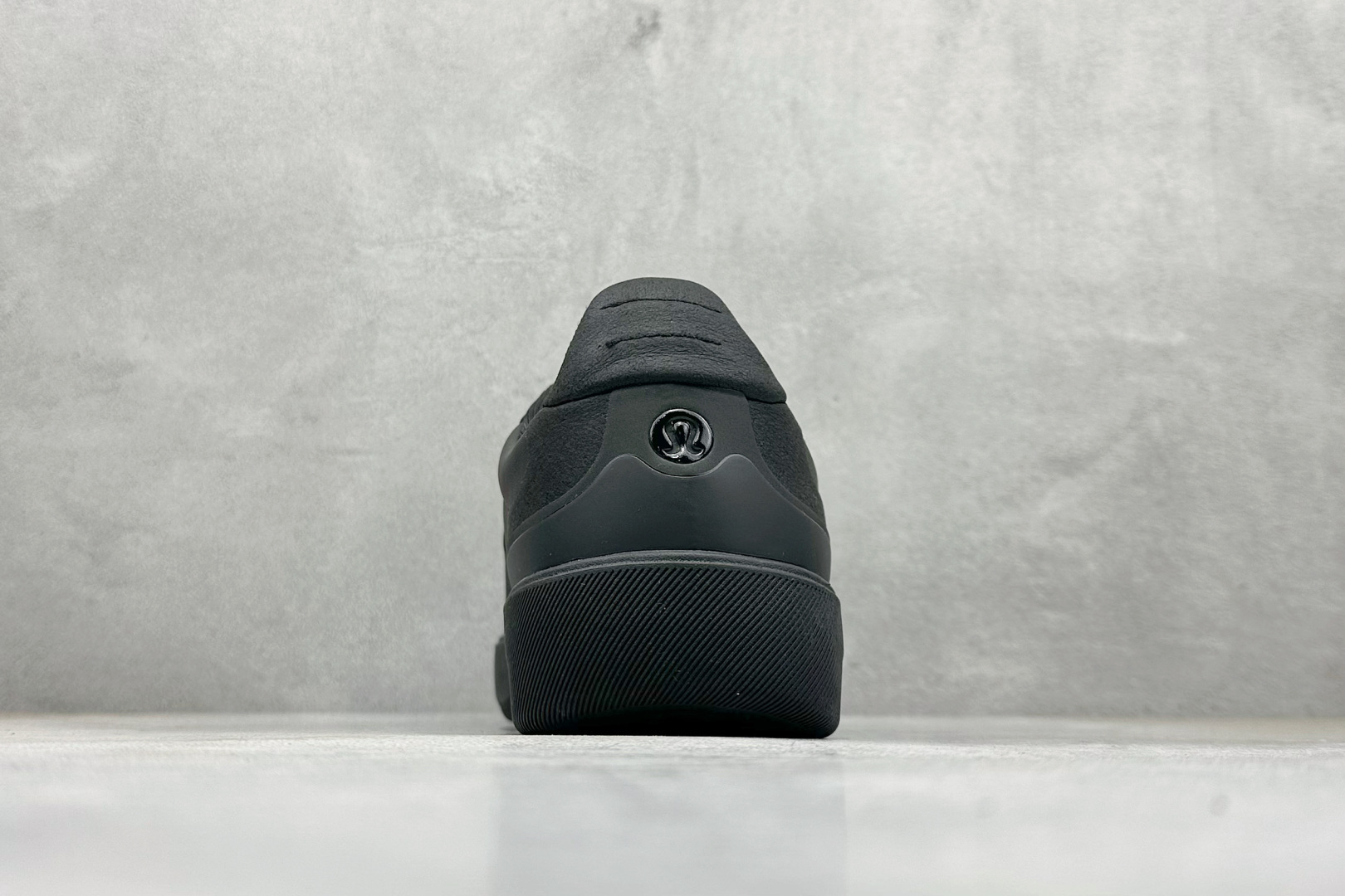 lululemon Cityverse 露露乐檬极简主义减震耐磨低帮生活休闲鞋 Cityverse将运动