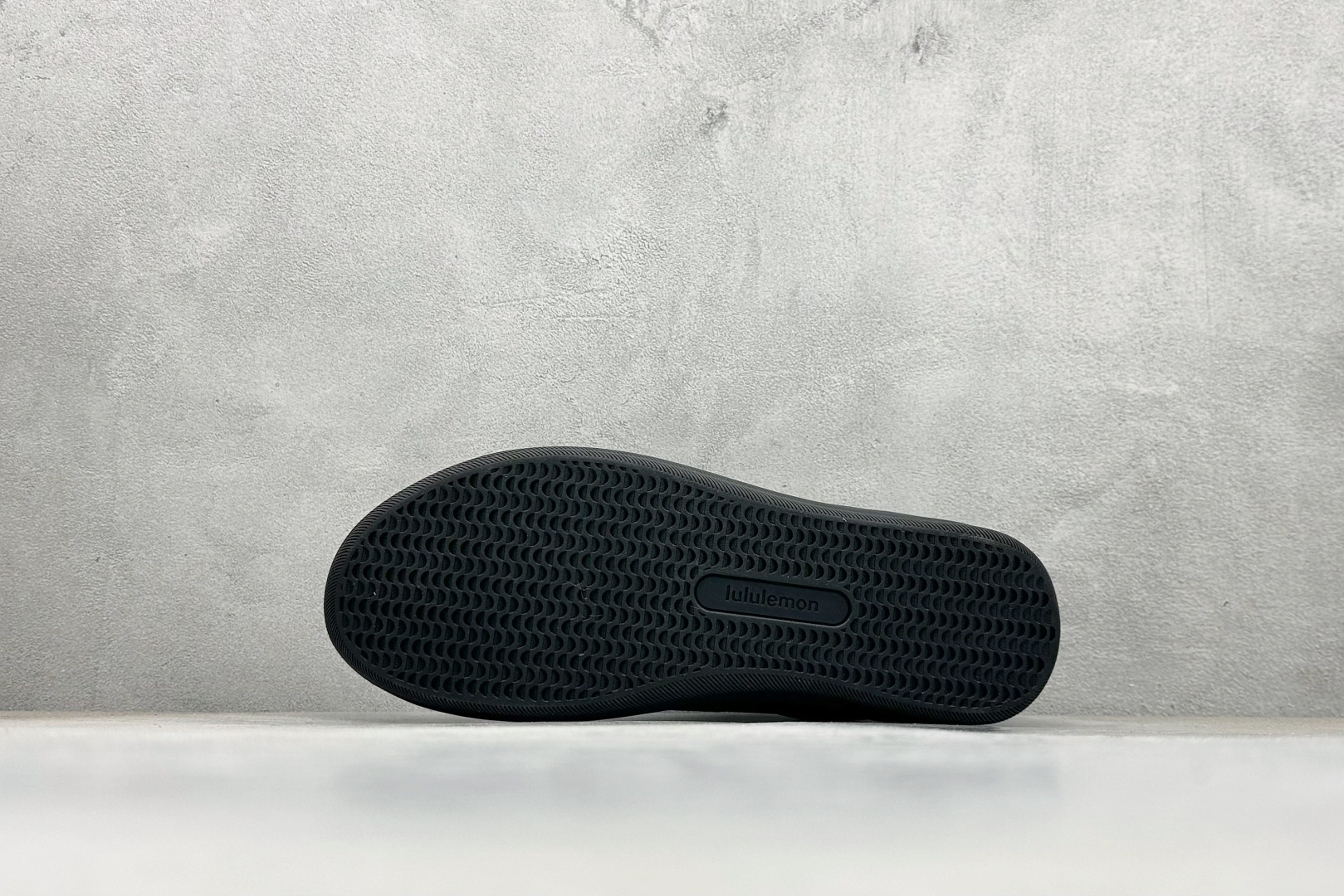 lululemon Cityverse 露露乐檬极简主义减震耐磨低帮生活休闲鞋 Cityverse将运动