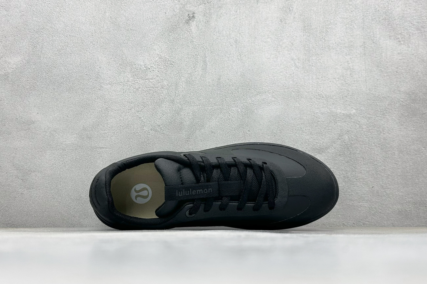 lululemon Cityverse 露露乐檬极简主义减震耐磨低帮生活休闲鞋 Cityverse将运动