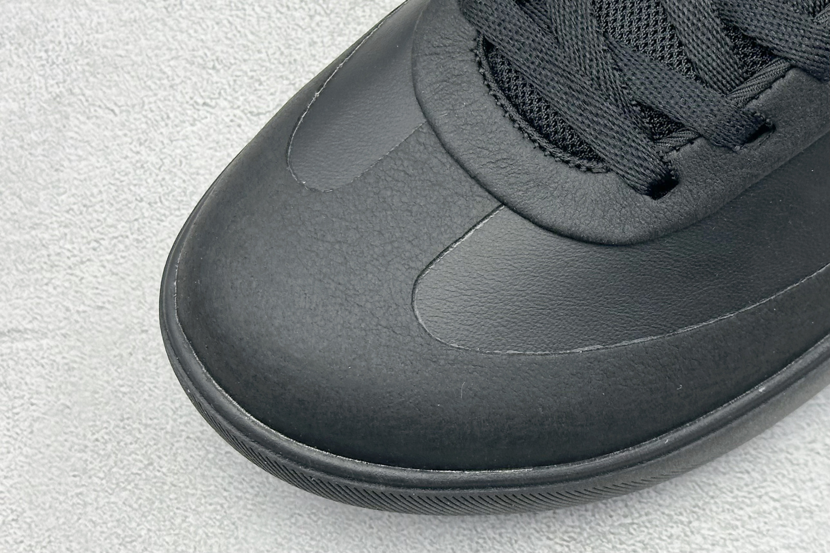 lululemon Cityverse 露露乐檬极简主义减震耐磨低帮生活休闲鞋 Cityverse将运动