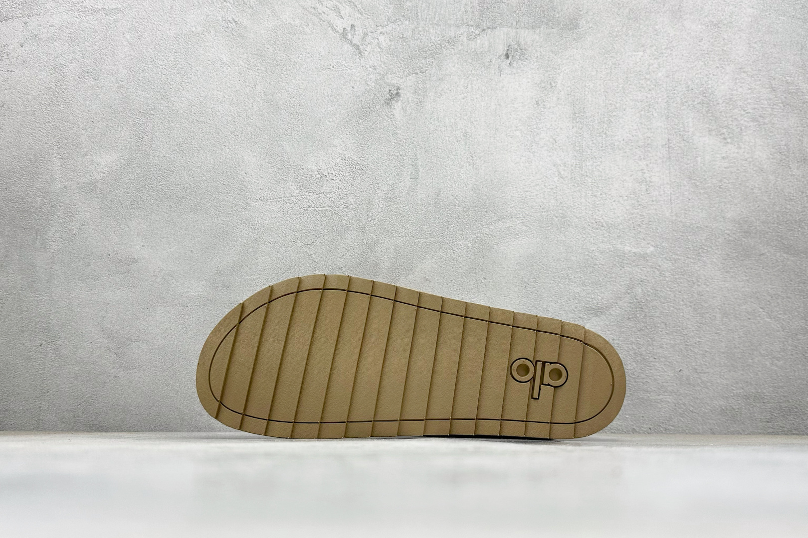 200 Alo Yoga Recovery Slipper 舒适简约 保暖防磨 防滑包头拖鞋 A0827U