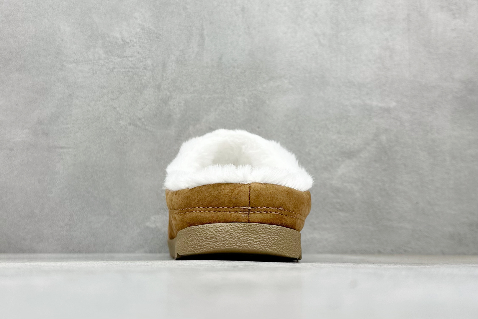 200 Alo Yoga Recovery Slipper 舒适简约 保暖防磨 防滑包头拖鞋 A0827U