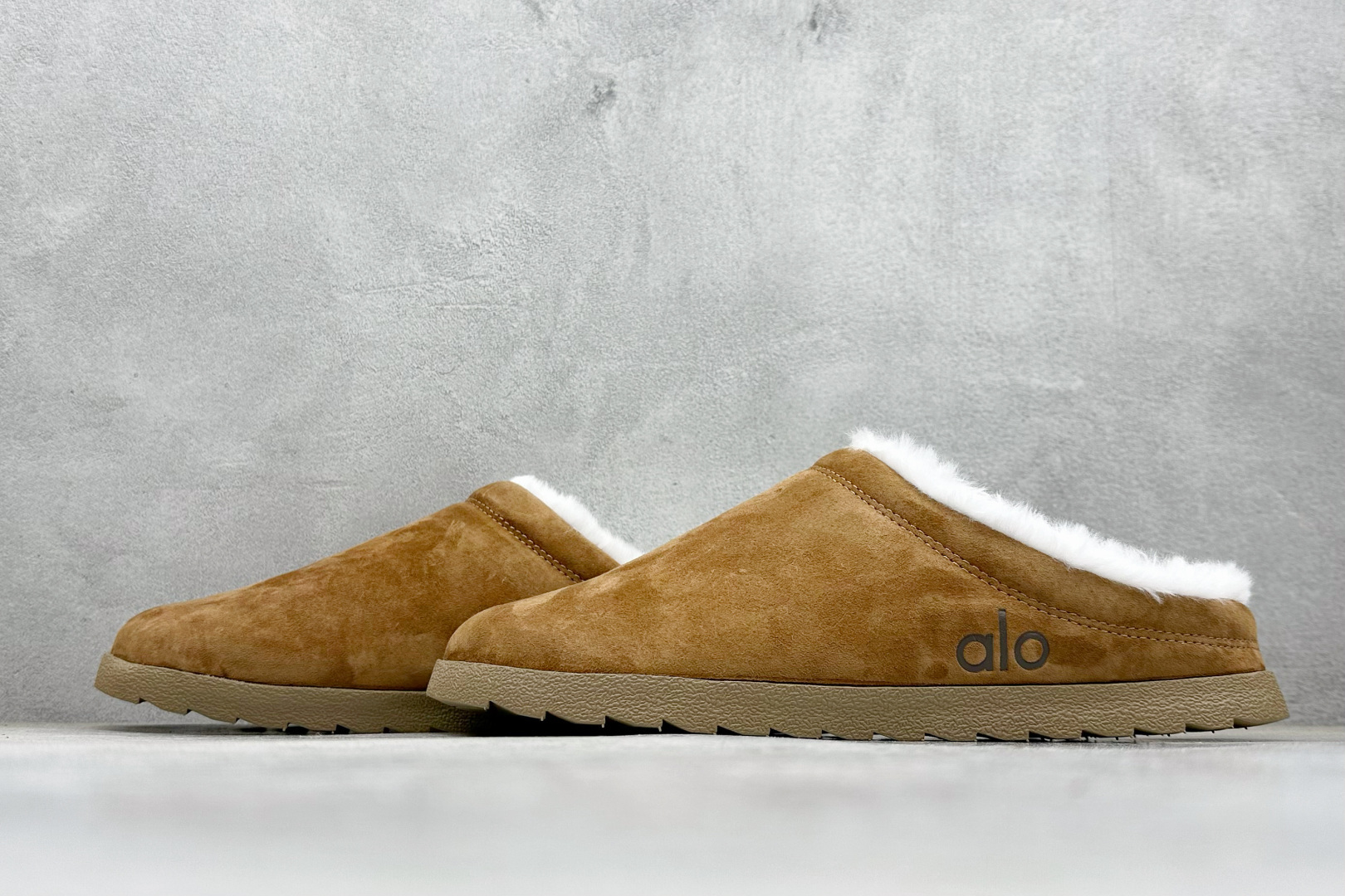 200 Alo Yoga Recovery Slipper 舒适简约 保暖防磨 防滑包头拖鞋 A0827U