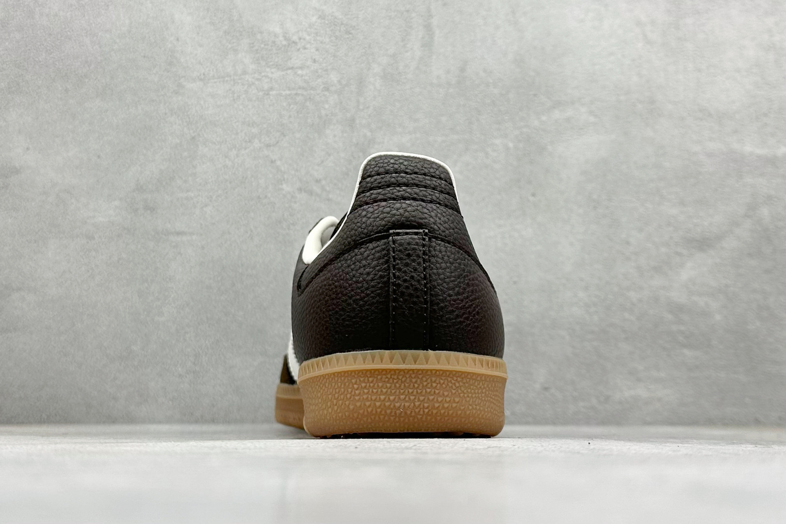 150 Adidas Samba 复古桑巴板鞋 JR0891