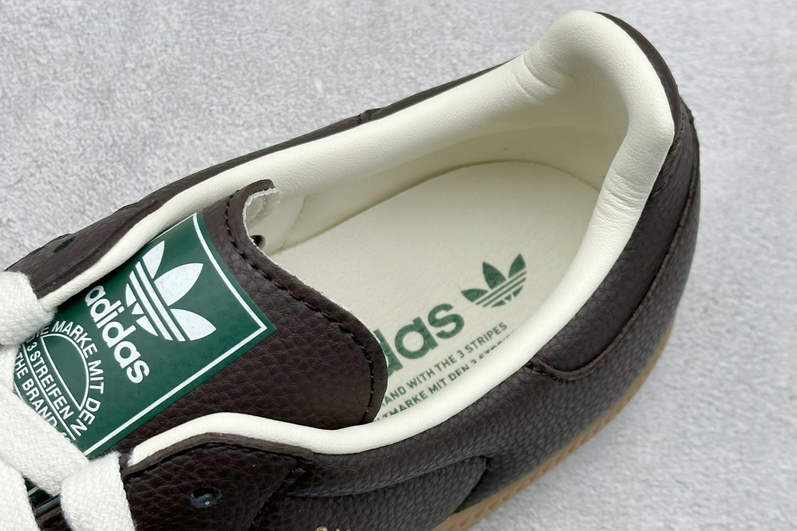 150 Adidas Samba 复古桑巴板鞋 JR0891