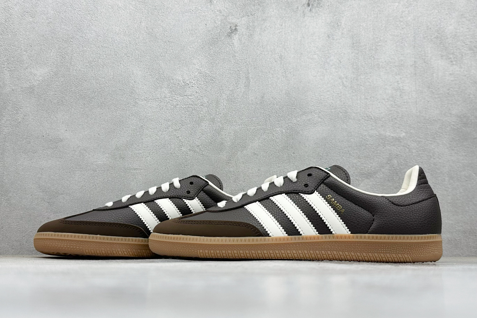 150 Adidas Samba 复古桑巴板鞋 JR0891