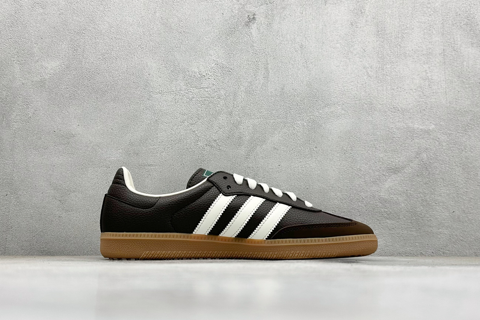 150 Adidas Samba 复古桑巴板鞋 JR0891