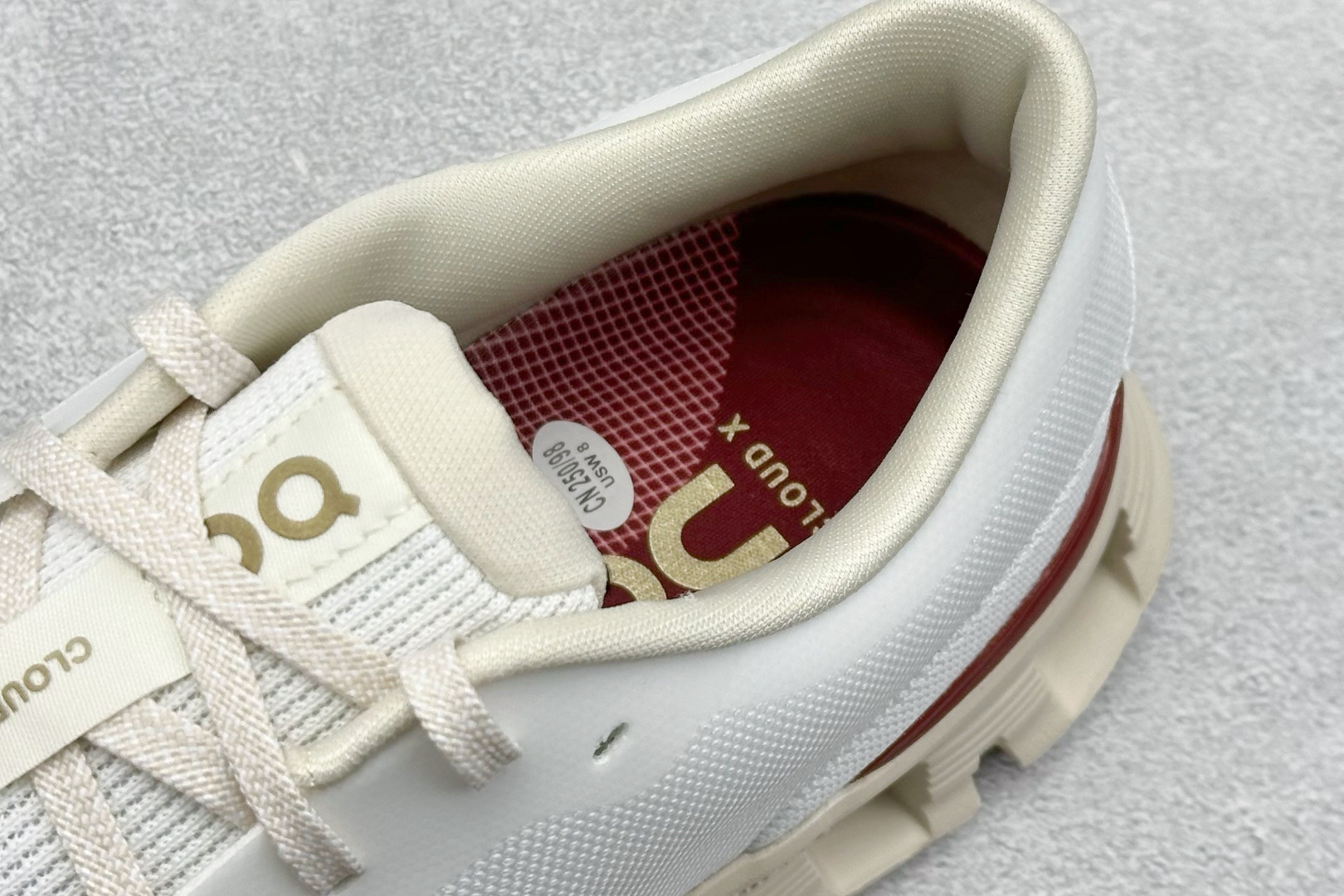 RS版CloudvistaX4 全新综合体能训练运动鞋 Cloud X 舒适乐趣跑，缓震、轻量 On昂跑