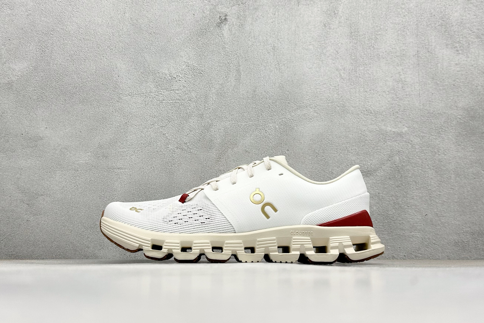 RS版CloudvistaX4 全新综合体能训练运动鞋 Cloud X 舒适乐趣跑，缓震、轻量 On昂跑