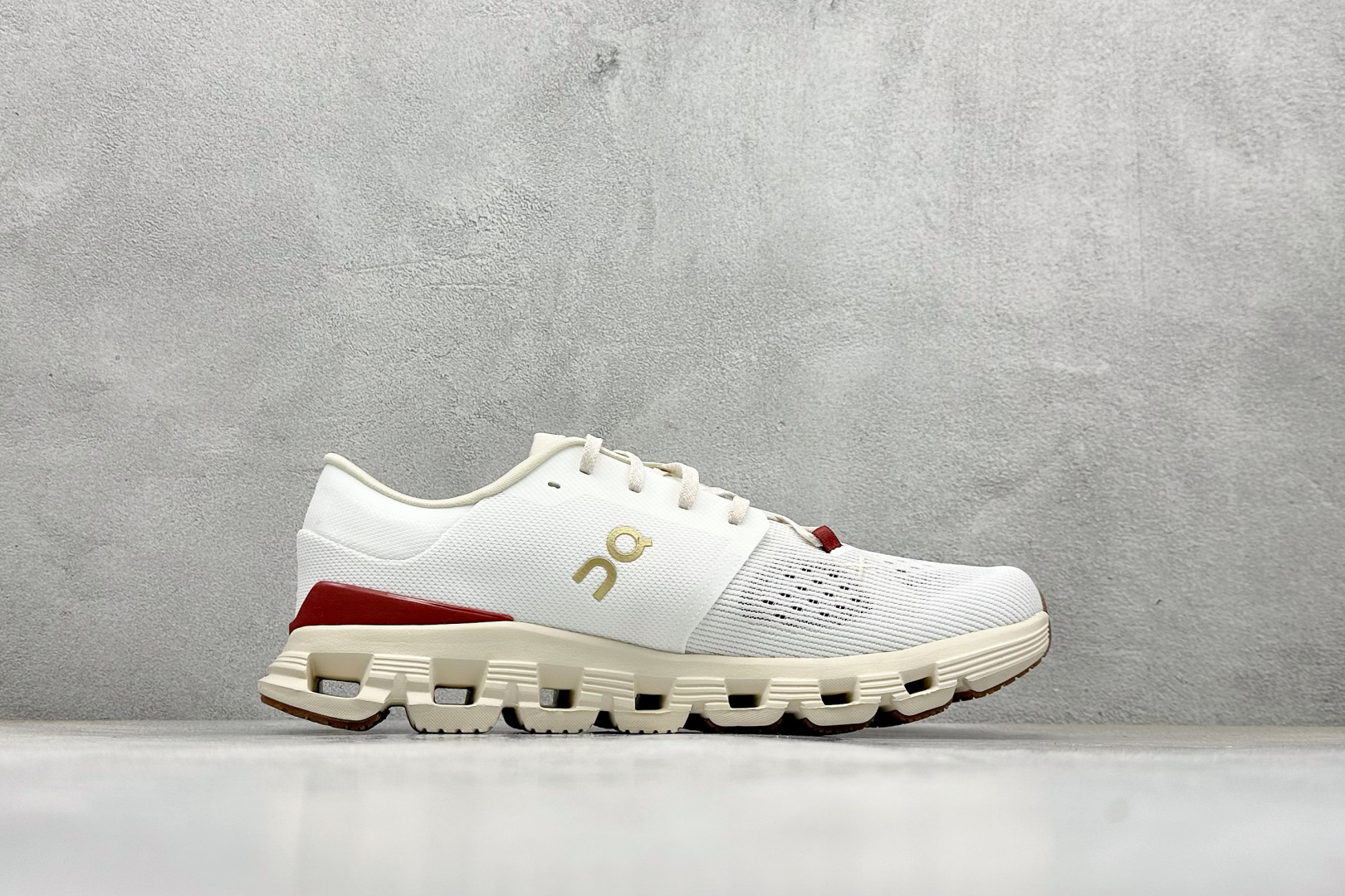 RS版CloudvistaX4 全新综合体能训练运动鞋 Cloud X 舒适乐趣跑，缓震、轻量 On昂跑