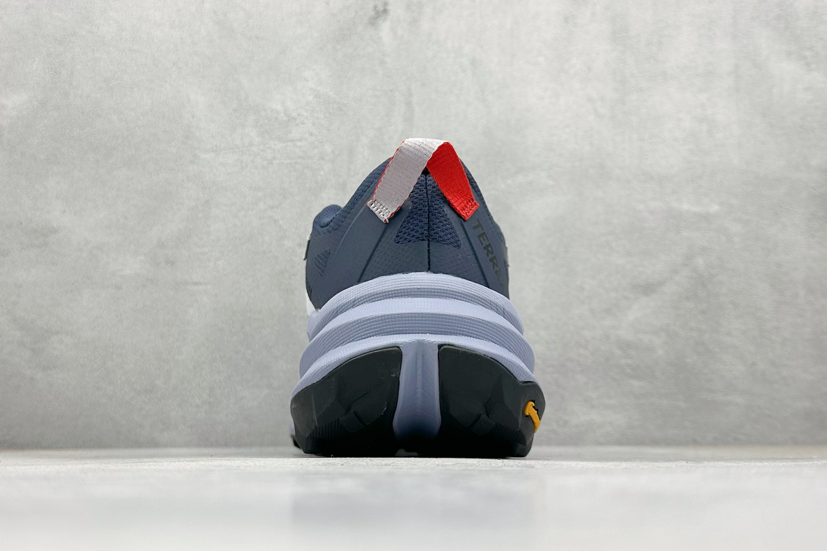 180 Adidas TERREX FREEHIKER SL GTX 阿迪达斯 系带缓震轻质舒适百搭运动鞋 HQ4866