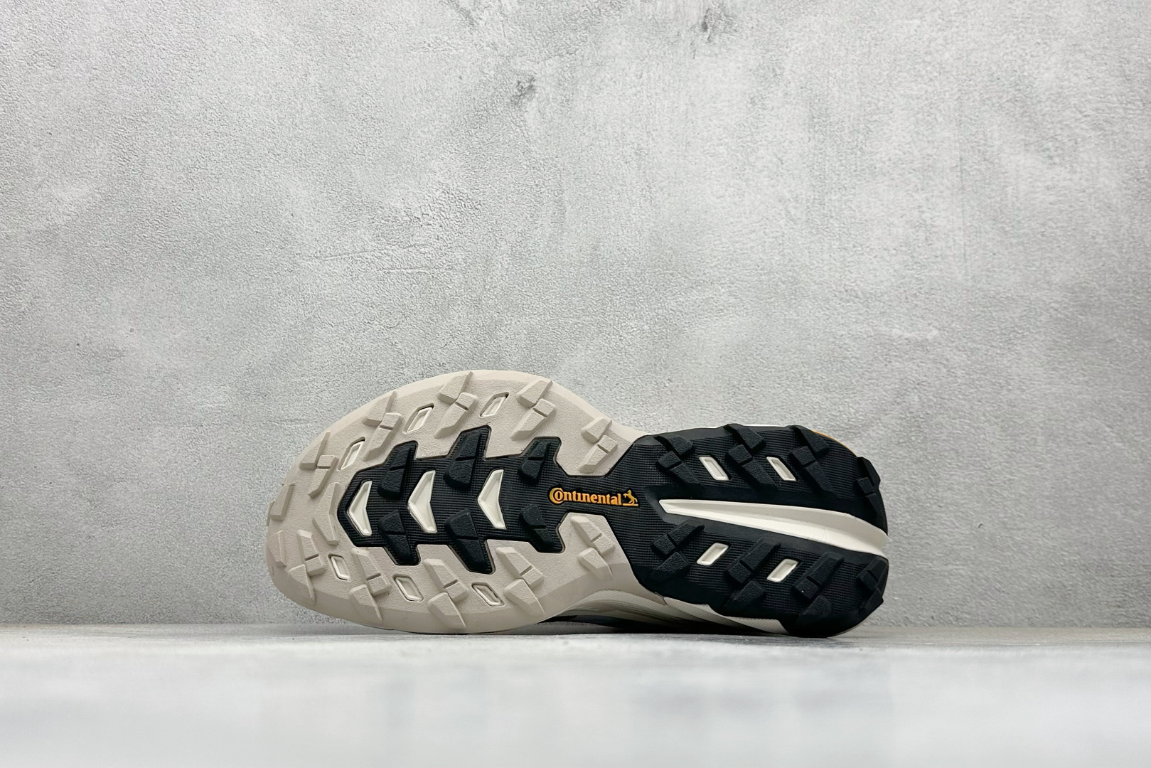 180 Adidas TERREX FREEHIKER SL GTX 阿迪达斯 系带缓震轻质舒适百搭运动鞋 HQ4883