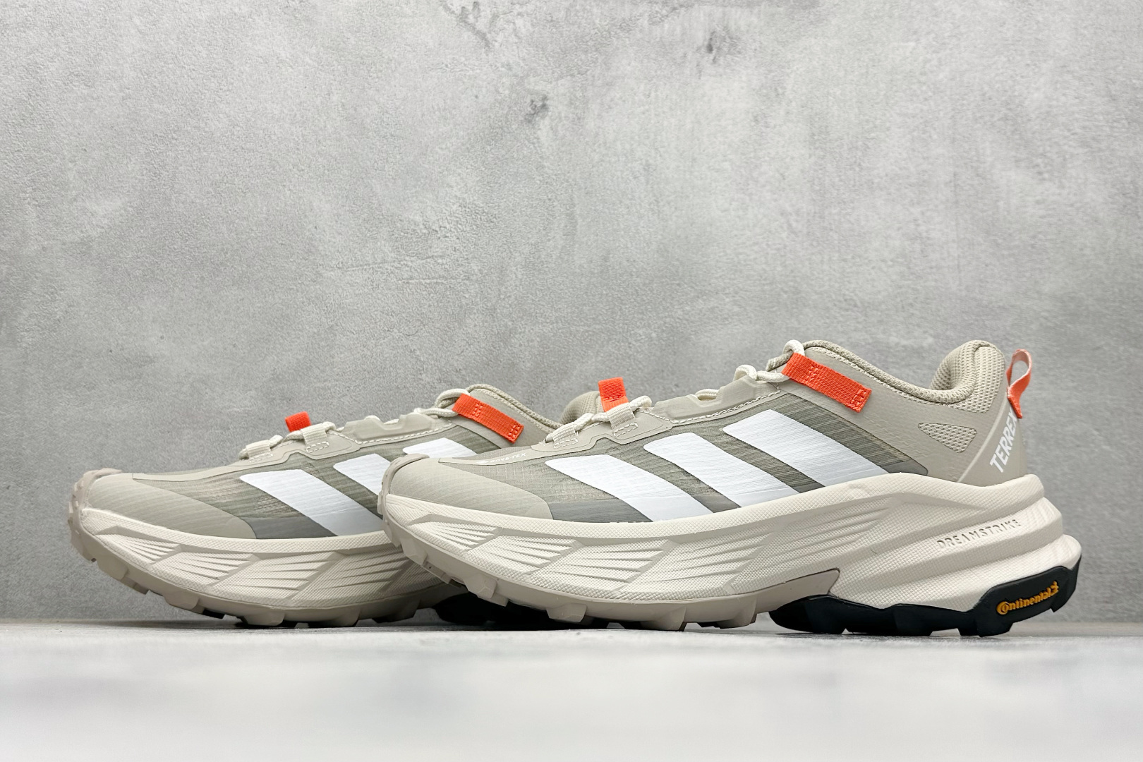 180 Adidas TERREX FREEHIKER SL GTX 阿迪达斯 系带缓震轻质舒适百搭运动鞋 HQ4883