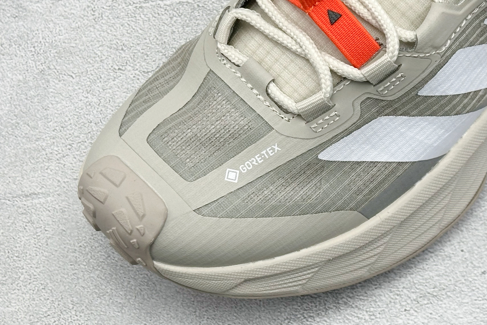 180 Adidas TERREX FREEHIKER SL GTX 阿迪达斯 系带缓震轻质舒适百搭运动鞋 HQ4883