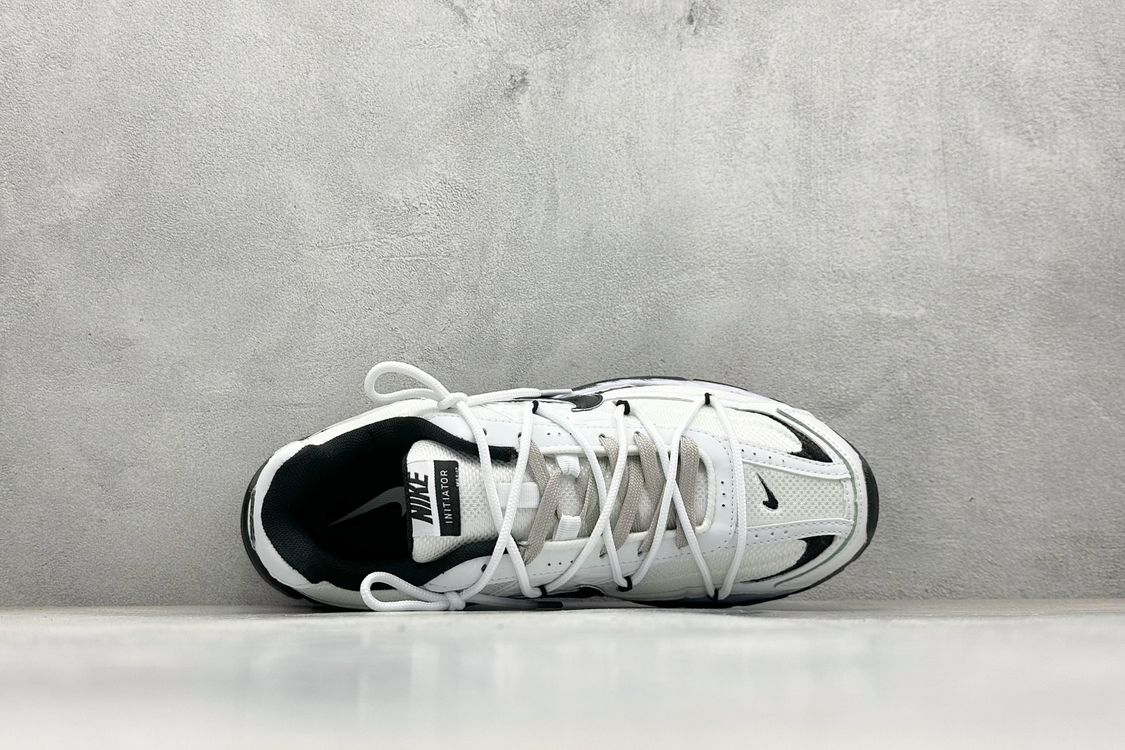 300 NIKE INITIAOR创始者系列复古休闲运动舒适跑鞋 394055-100