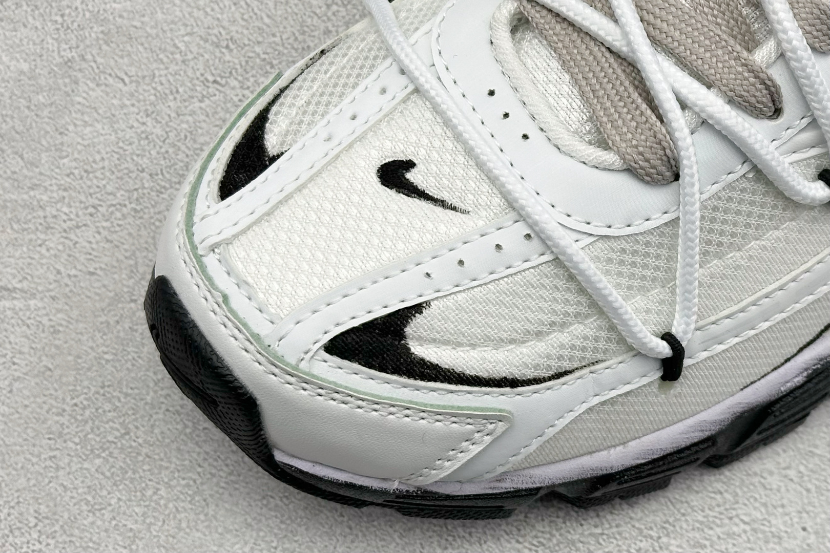 300 NIKE INITIAOR创始者系列复古休闲运动舒适跑鞋 394055-100