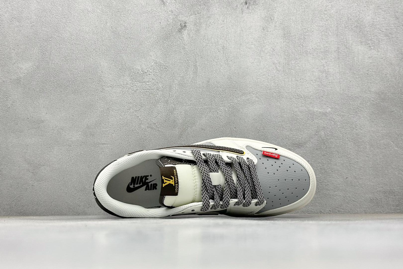 240 Air Jordan 1 Low AJ1 乔1 LV联名倒勾 高端定制 低帮复古篮球鞋 ZY1618-011