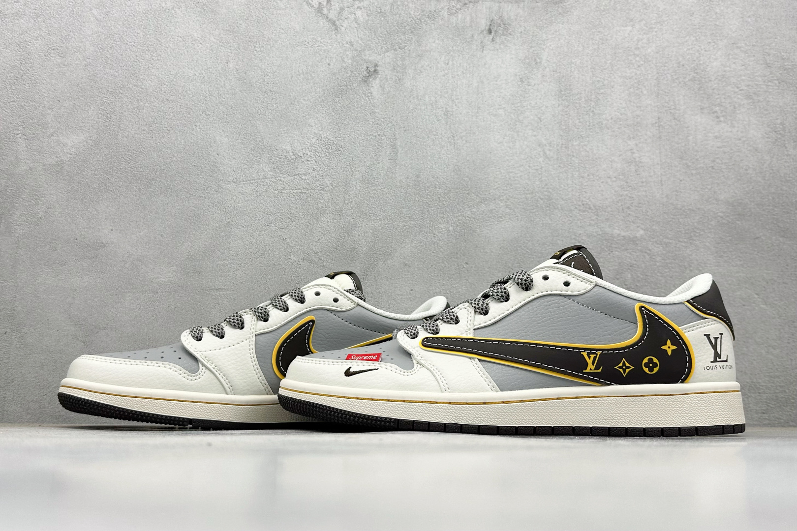 240 Air Jordan 1 Low AJ1 乔1 LV联名倒勾 高端定制 低帮复古篮球鞋 ZY1618-011