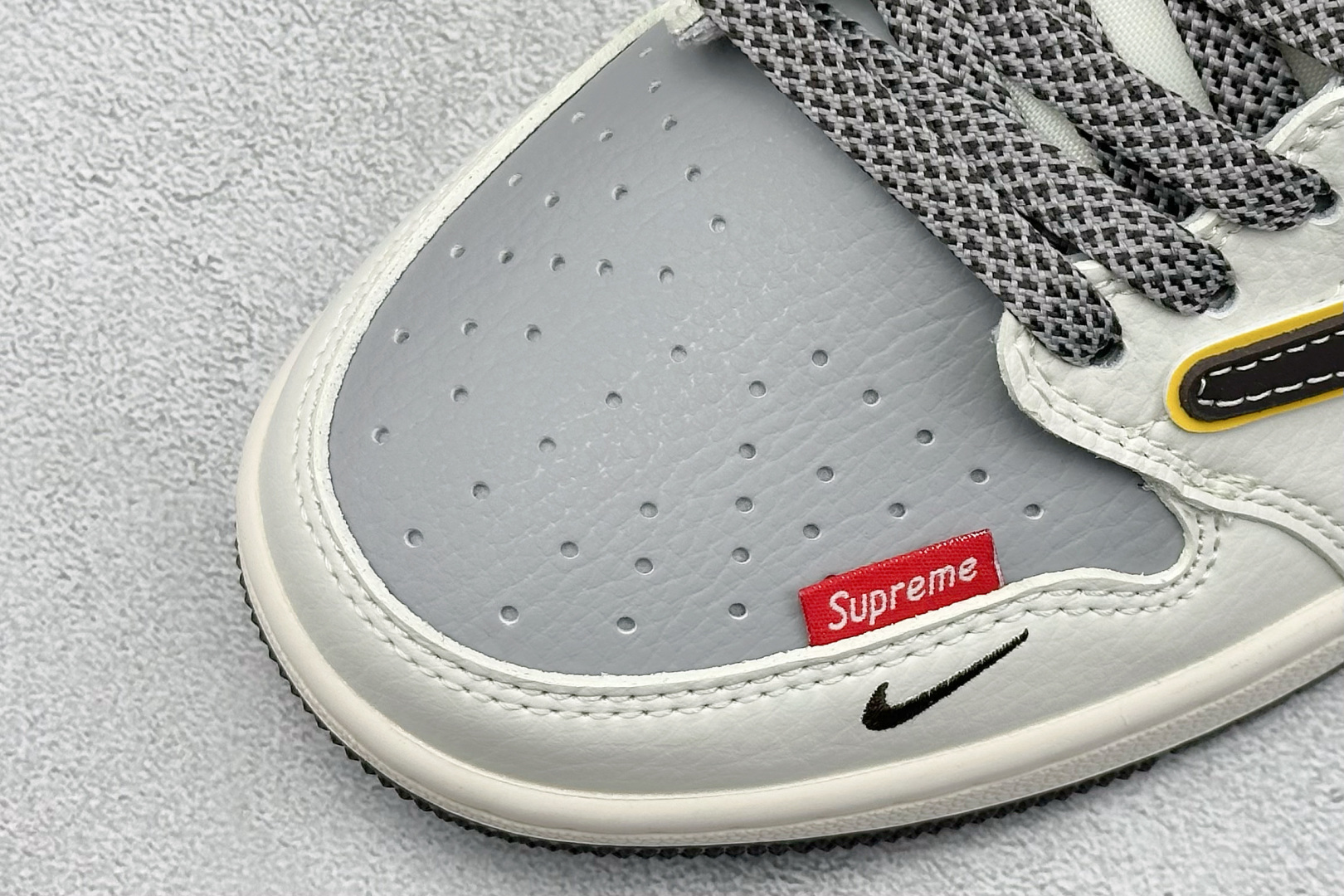 240 Air Jordan 1 Low AJ1 乔1 LV联名倒勾 高端定制 低帮复古篮球鞋 ZY1618-011