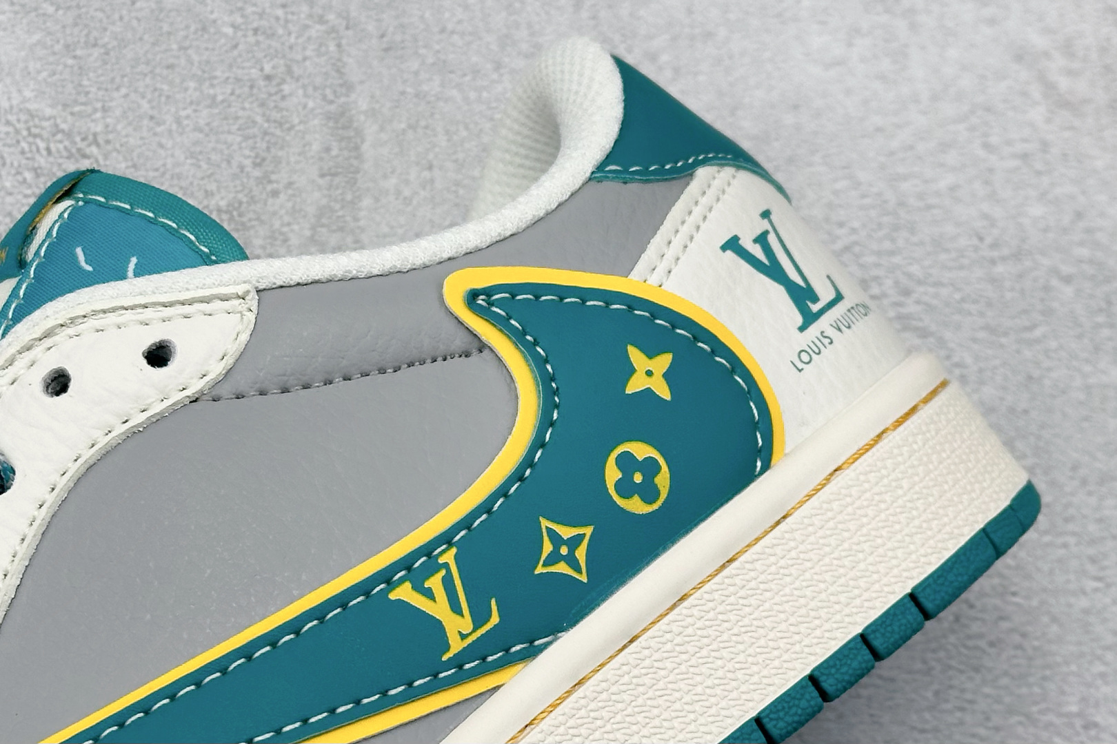 240 Air Jordan 1 Low AJ1 乔1 LV联名倒勾 高端定制 低帮复古篮球鞋 ZY1618-006