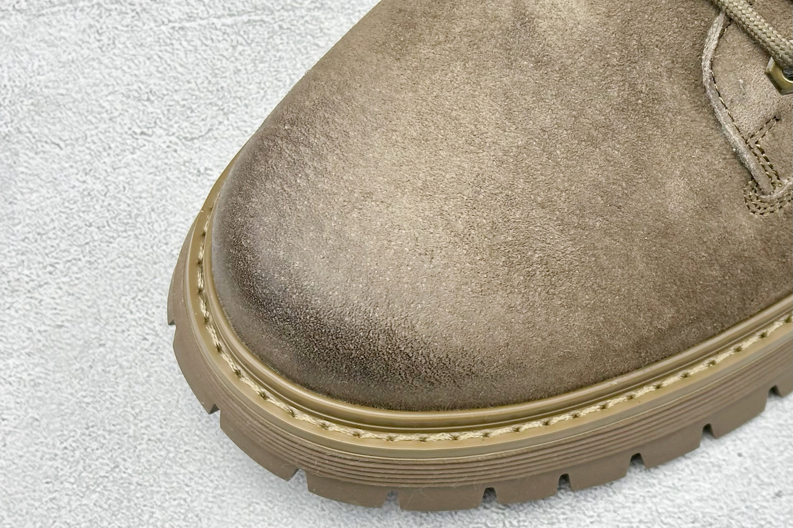 320 UGG Tasman Weather Hybrid 塔斯曼混合系列中帮轻量休闲马丁靴 U5333M